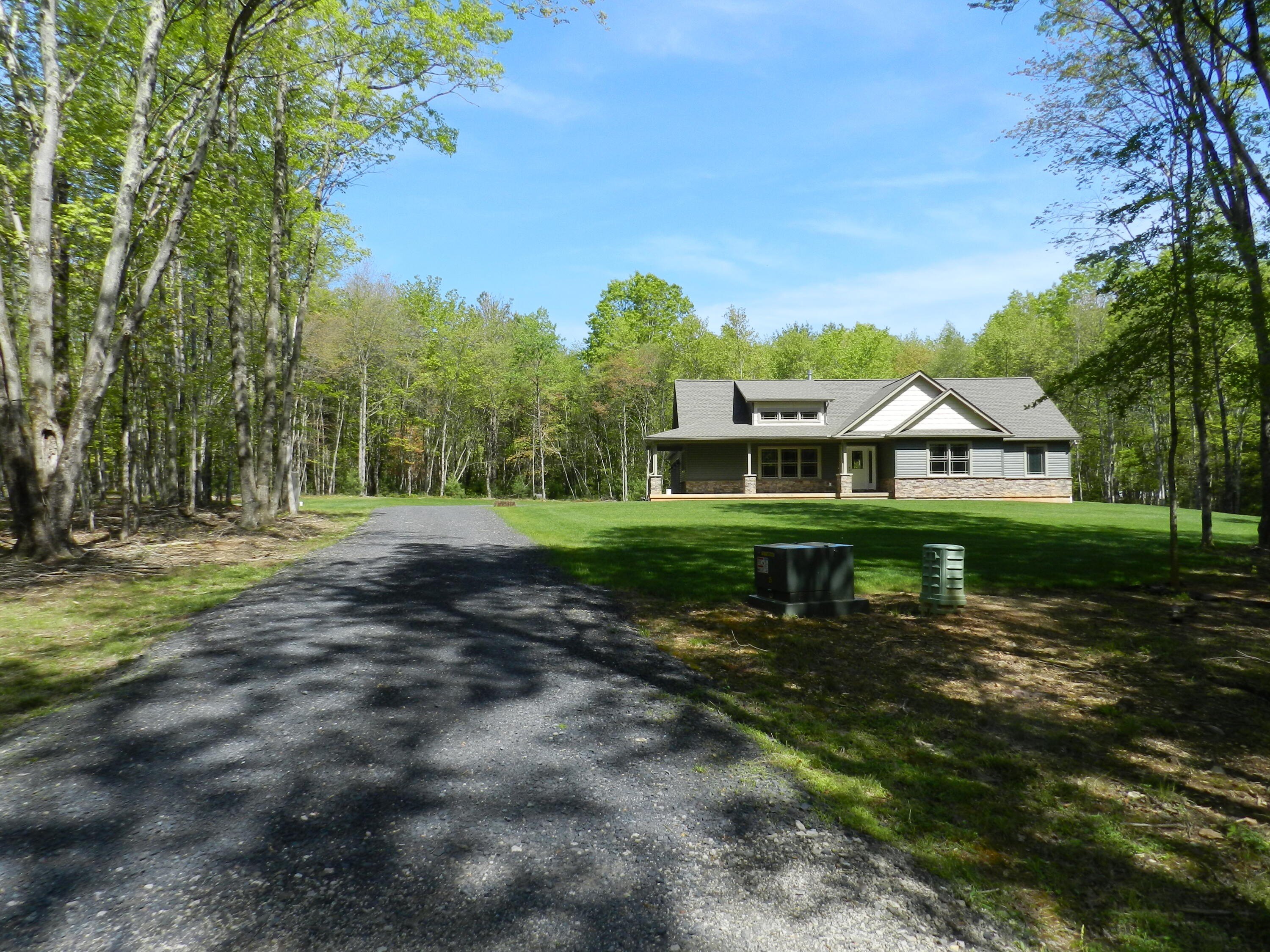 Kunkletown, Pennsylvania, 18058, United States, 3 Bedrooms Bedrooms, ,2 BathroomsBathrooms,Residential,For Sale,1896386