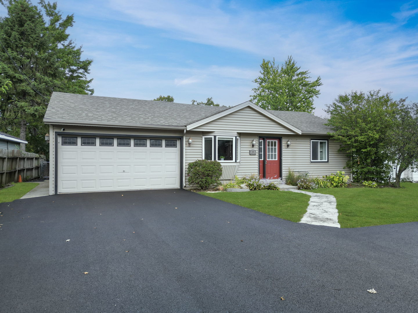 Antioch, Illinois, 60002, United States, 4 Bedrooms Bedrooms, ,4 BathroomsBathrooms,Residential,For Sale,1959229