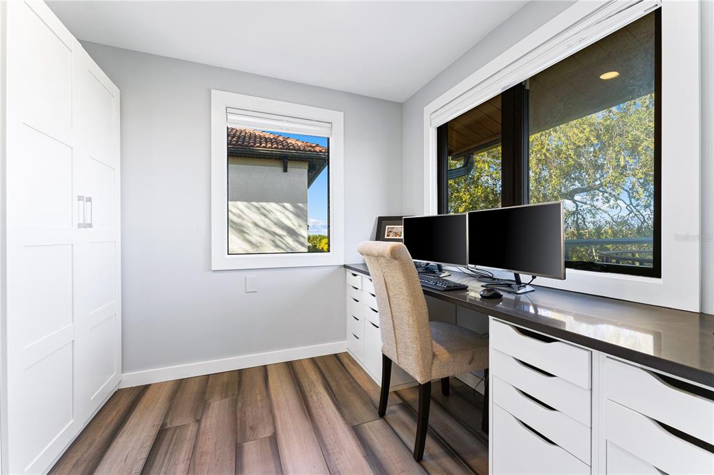 Sarasota, Florida, 34242, United States, 4 Bedrooms Bedrooms, ,5 BathroomsBathrooms,Residential,For Sale,1999117