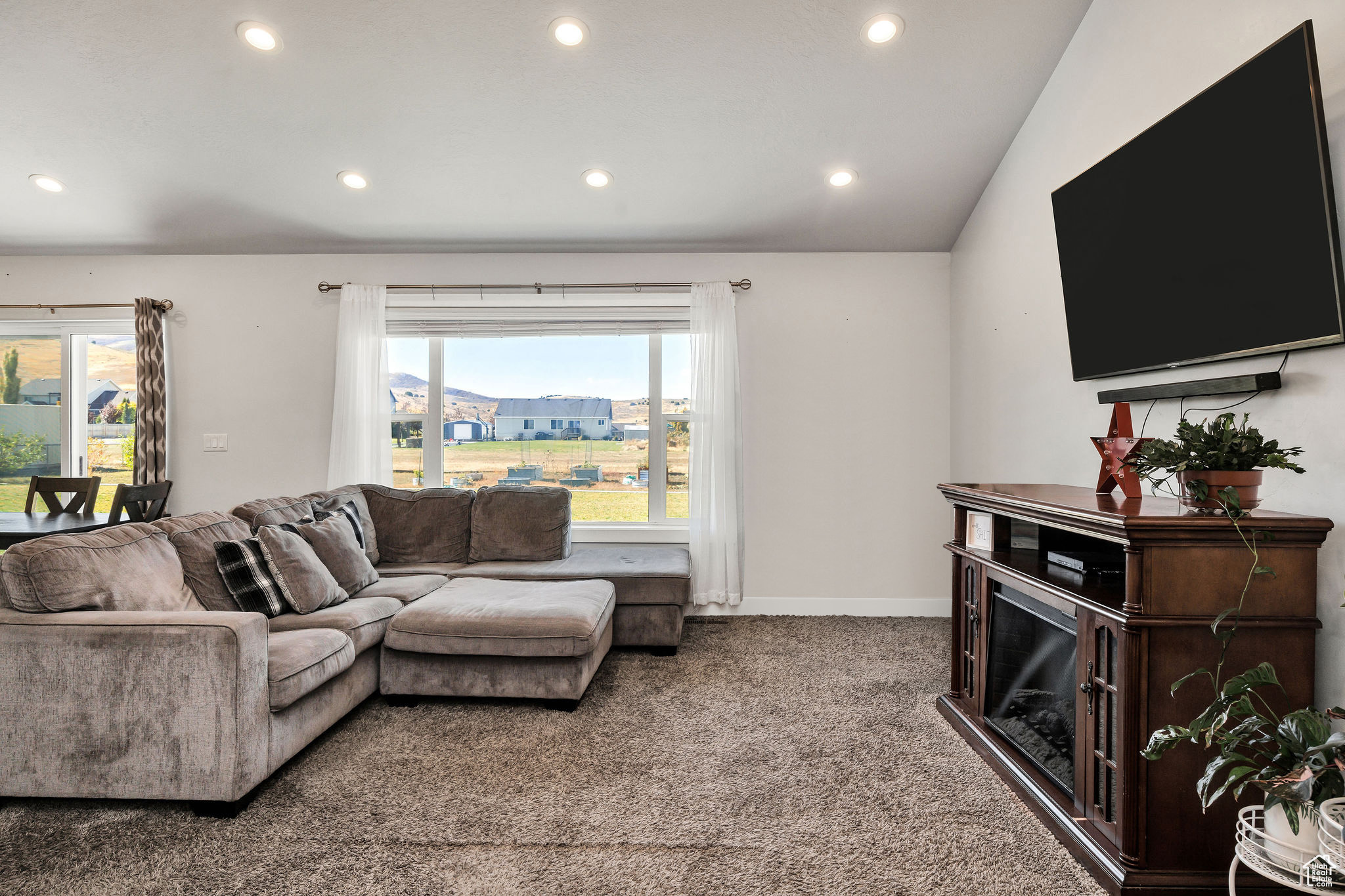 Petersboro, Utah, 84325, United States, 5 Bedrooms Bedrooms, ,2 BathroomsBathrooms,Residential,For Sale,1977679