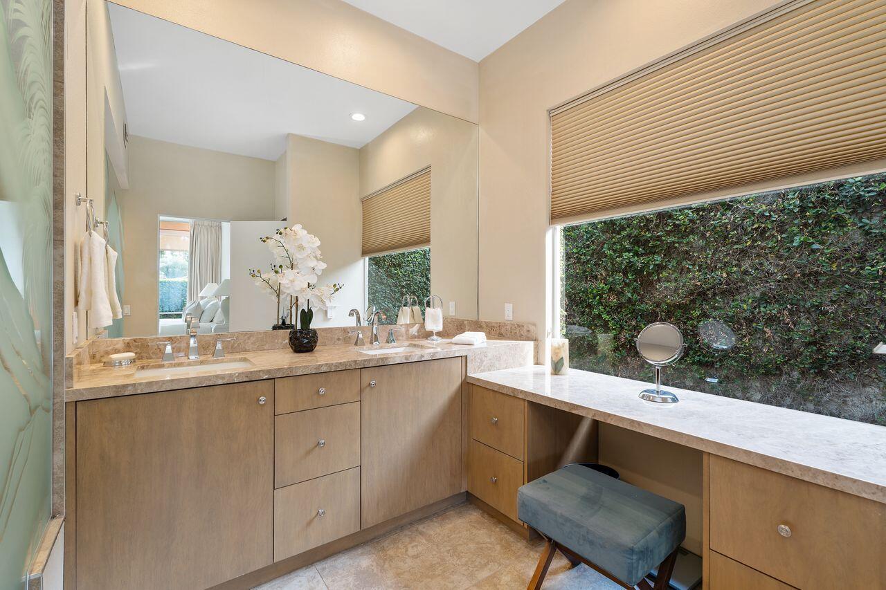 Palm Desert, California, 92260, United States, 2 Bedrooms Bedrooms, ,2 BathroomsBathrooms,Residential,For Sale,1992919