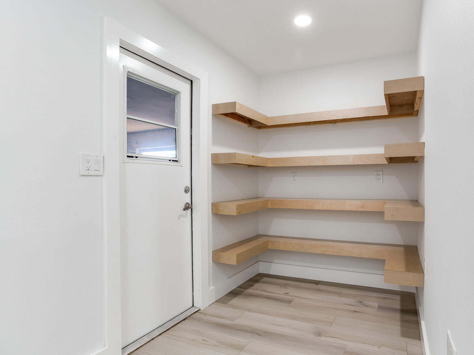 Treasure Island, Florida, 33706, United States, 3 Bedrooms Bedrooms, ,2 BathroomsBathrooms,Residential,For Sale,1981949