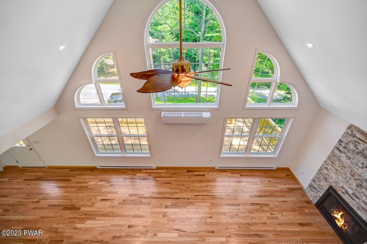 Lake Ariel, Pennsylvania, 18436, United States, 4 Bedrooms Bedrooms, ,4 BathroomsBathrooms,Residential,For Sale,1878609