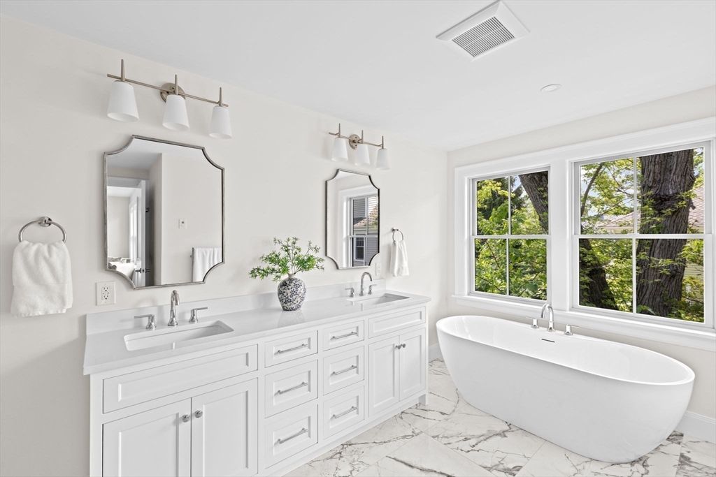 Brookline, Massachusetts, 02467, United States, 5 Bedrooms Bedrooms, ,5 BathroomsBathrooms,Residential,For Sale,1838998