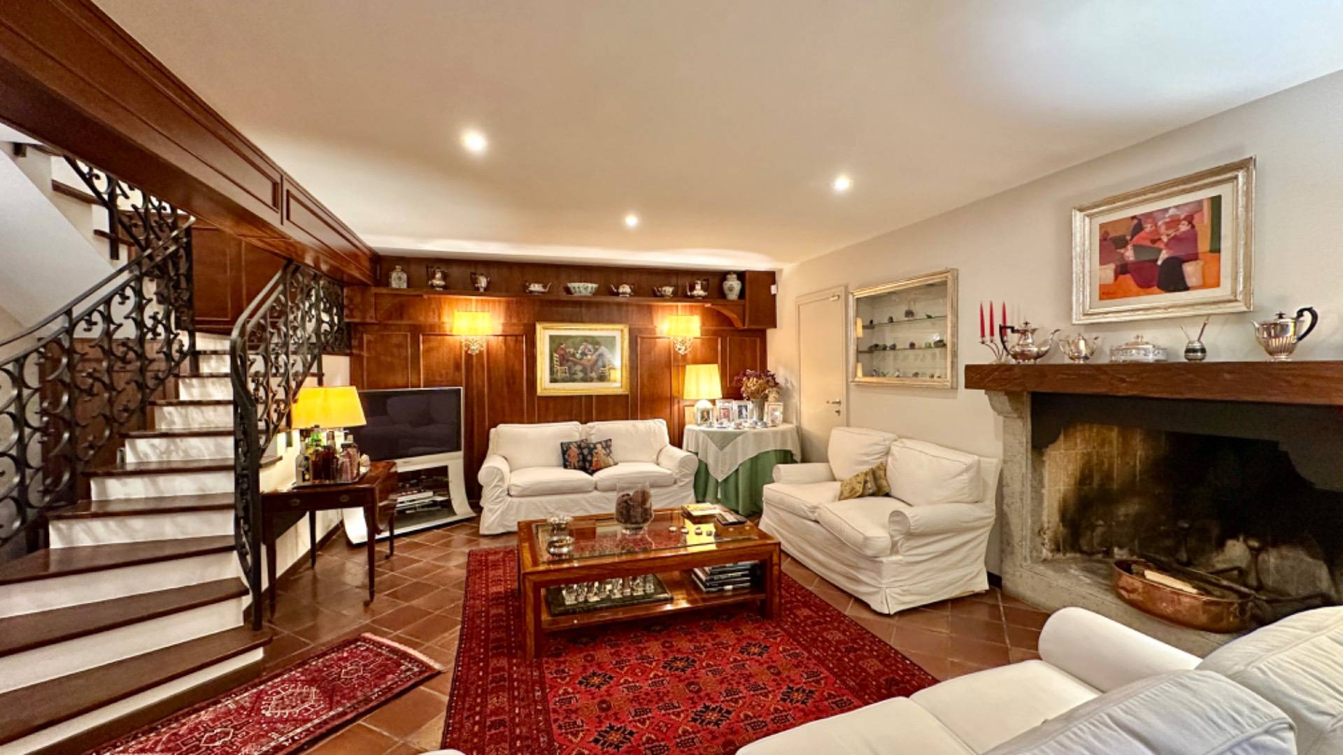 Roma, Roma, 00100, IT, 4 Bedrooms Bedrooms, ,3 BathroomsBathrooms,Residential,For Sale,1746322