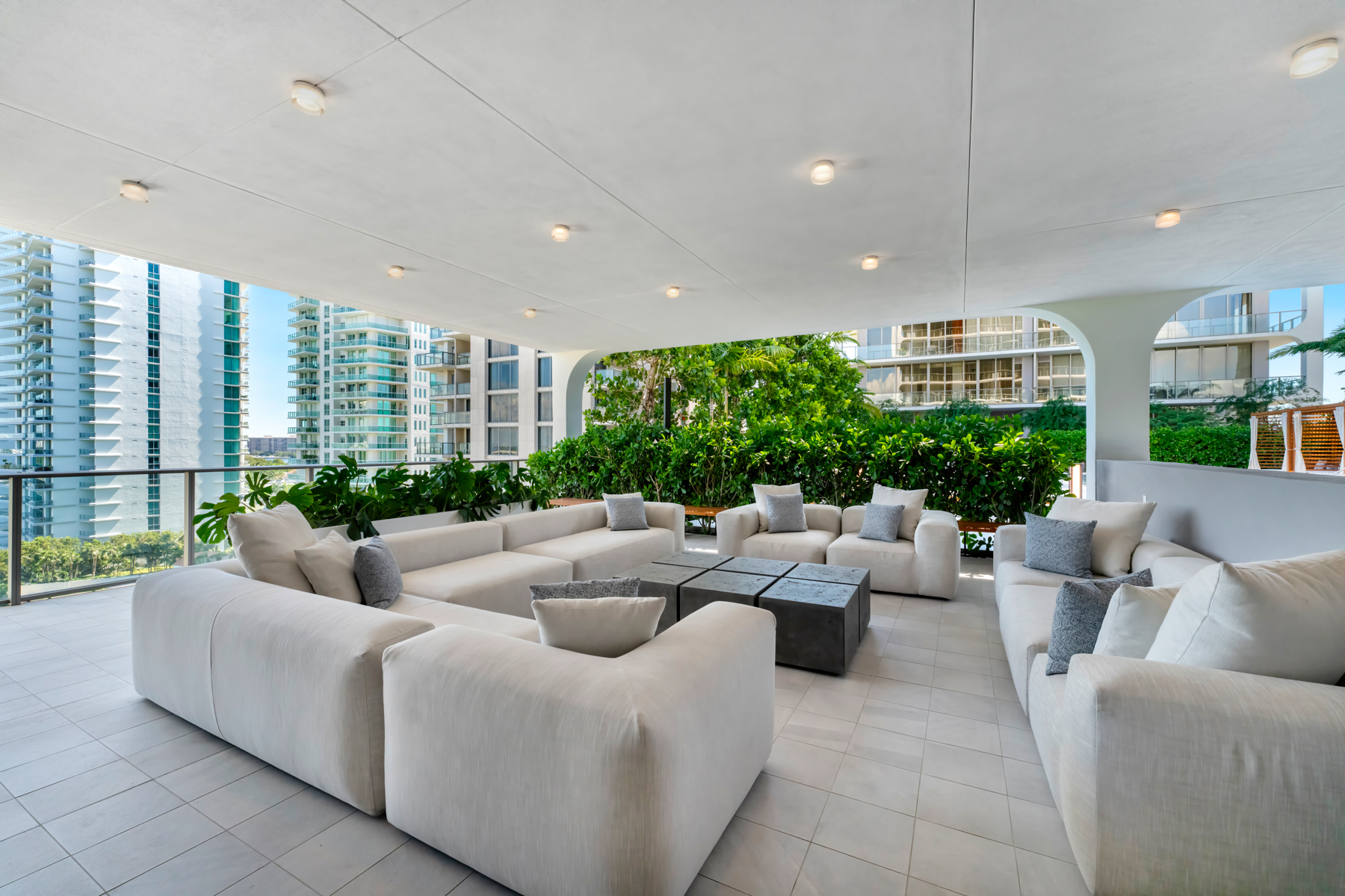  2678 Tigertail Ave, Miami, FL, 33133 - 物件實景
