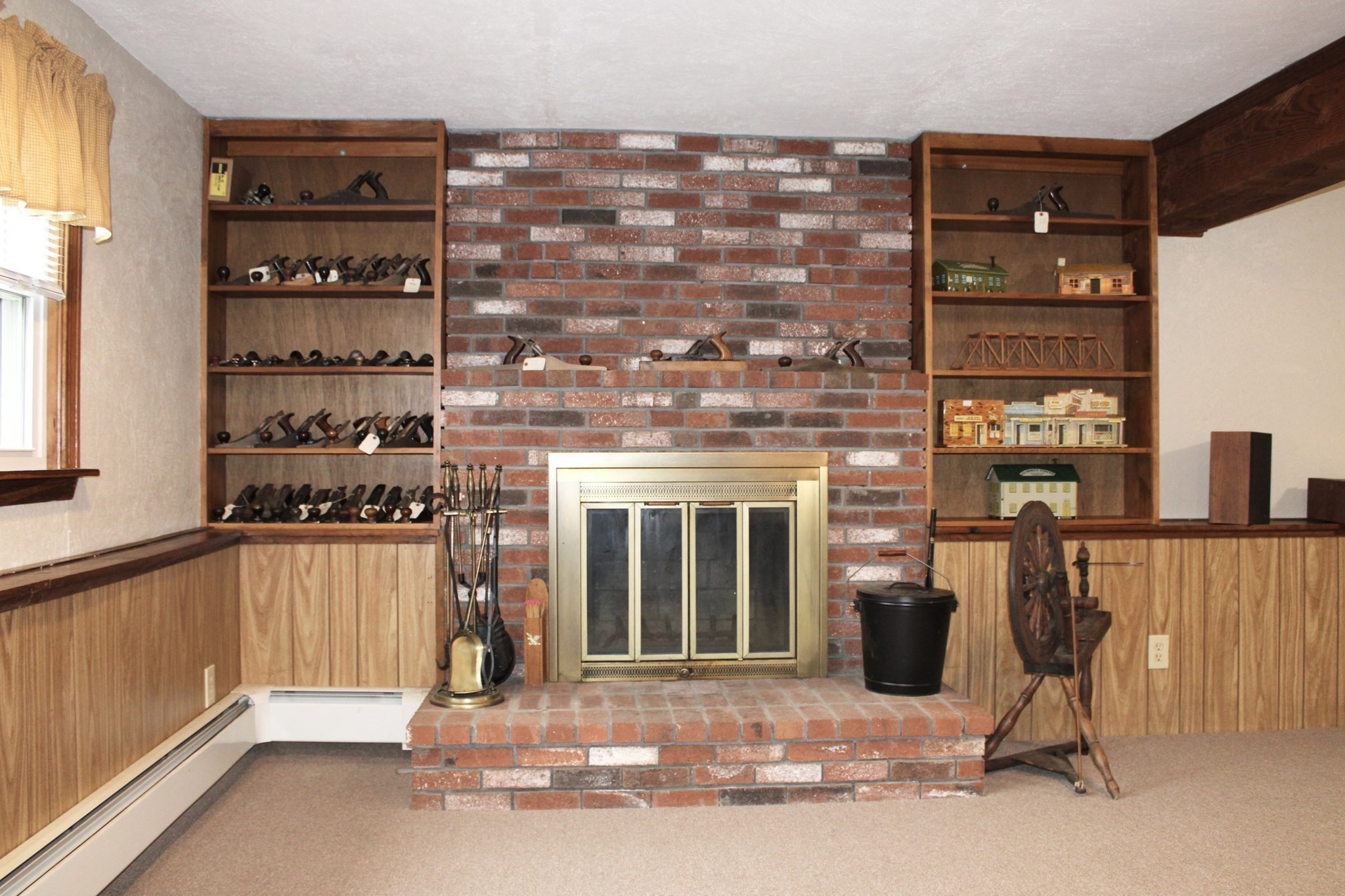 Woburn, Massachusetts, 01801, United States, 4 Bedrooms Bedrooms, ,2 BathroomsBathrooms,Residential,For Sale,1979204