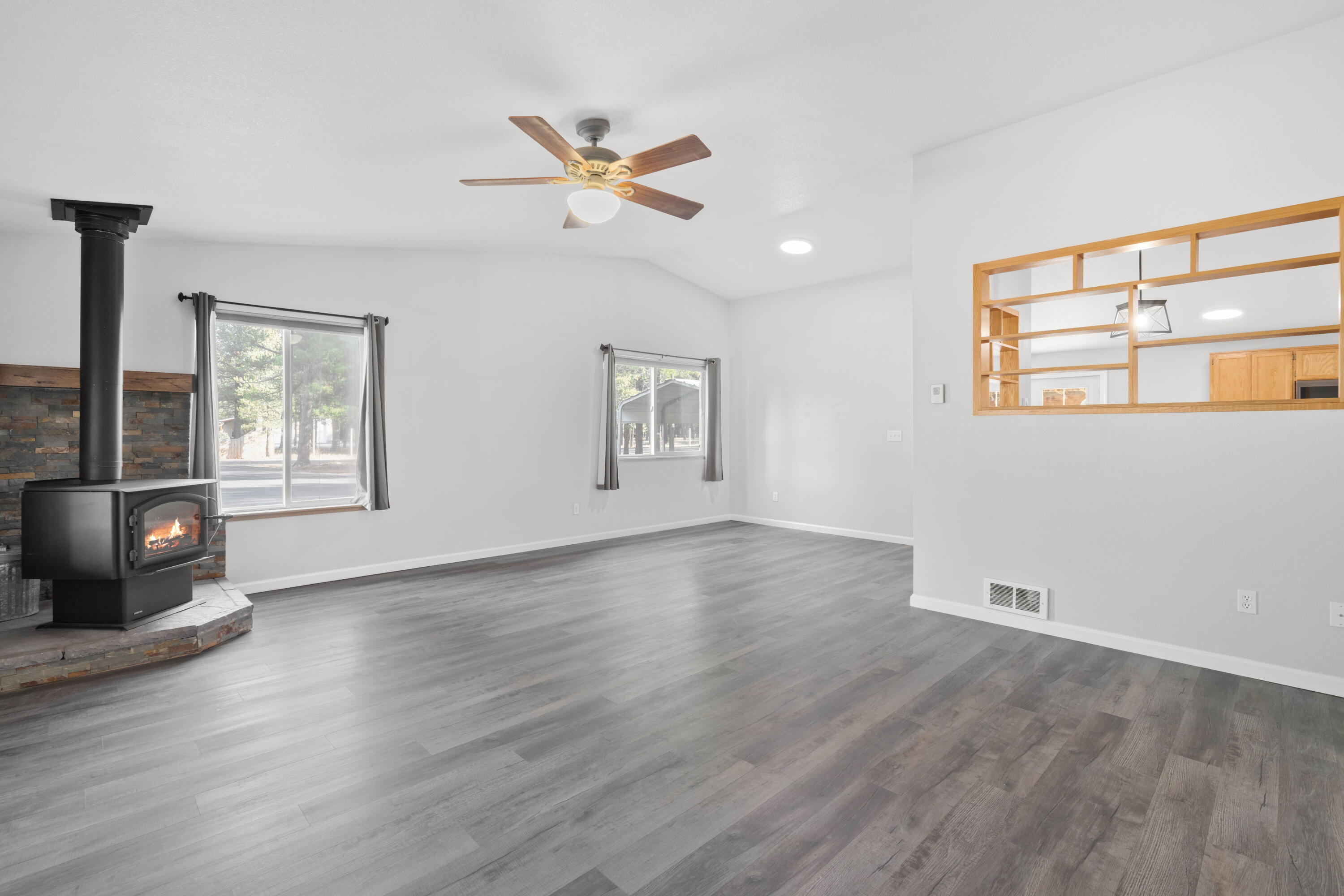 La Pine, Oregon, 97739, United States, 3 Bedrooms Bedrooms, ,2 BathroomsBathrooms,Residential,For Sale,1991520