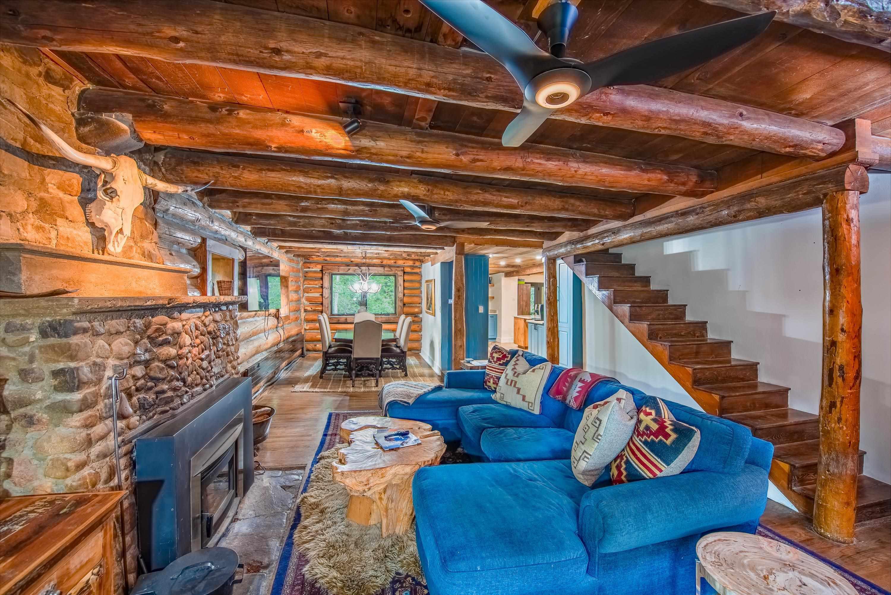 Taos, New Mexico, 87571, United States, 2 Bedrooms Bedrooms, ,2 BathroomsBathrooms,Residential,For Sale,1829499