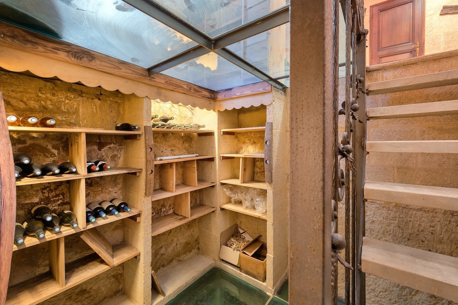  Superb stone property with swimming pool and wellness area in the heart of a so… - 物件實景