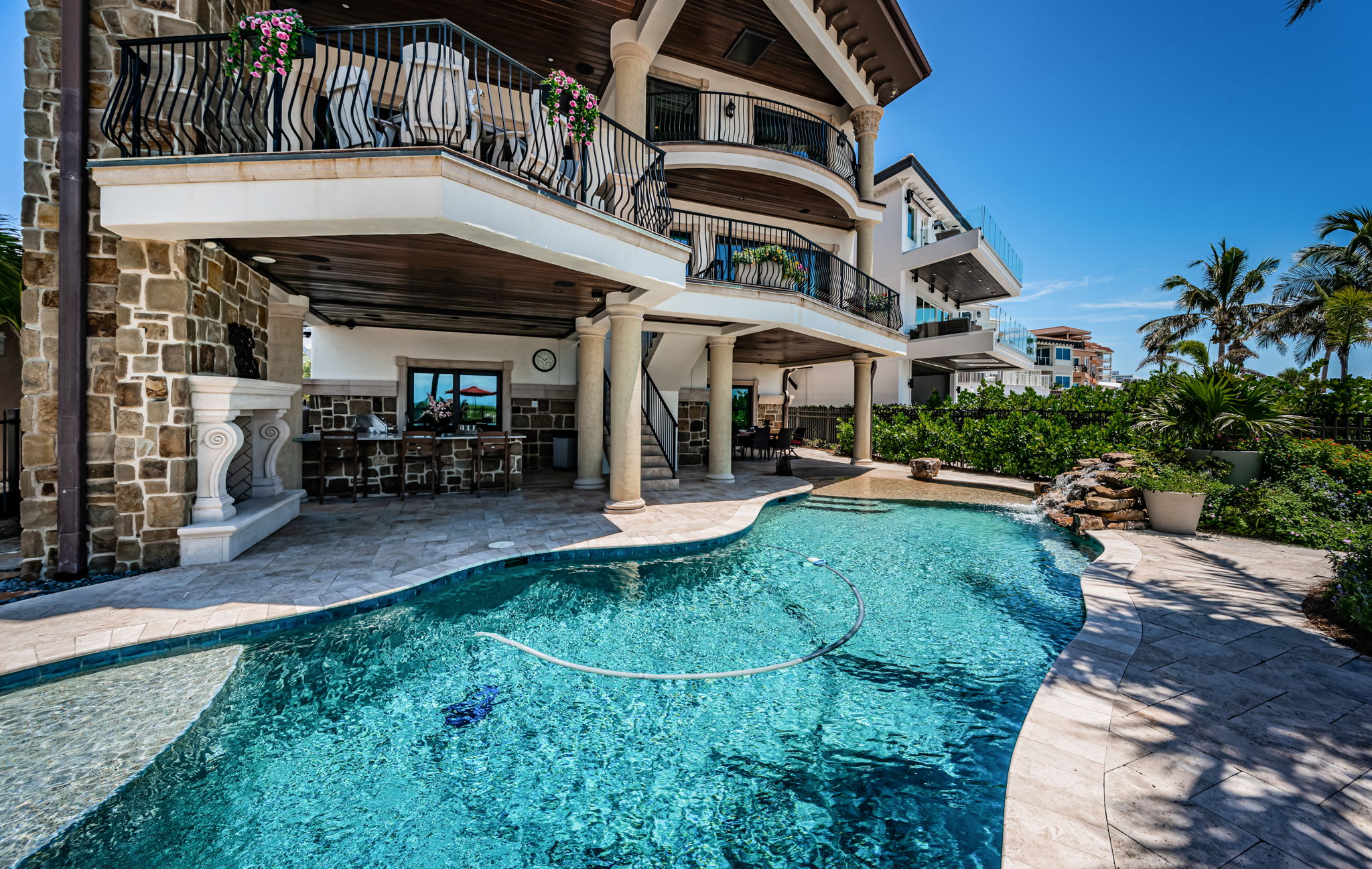 Redington Shores, Florida, 33708, United States, 5 Bedrooms Bedrooms, ,6 BathroomsBathrooms,Residential,For Sale,1921894