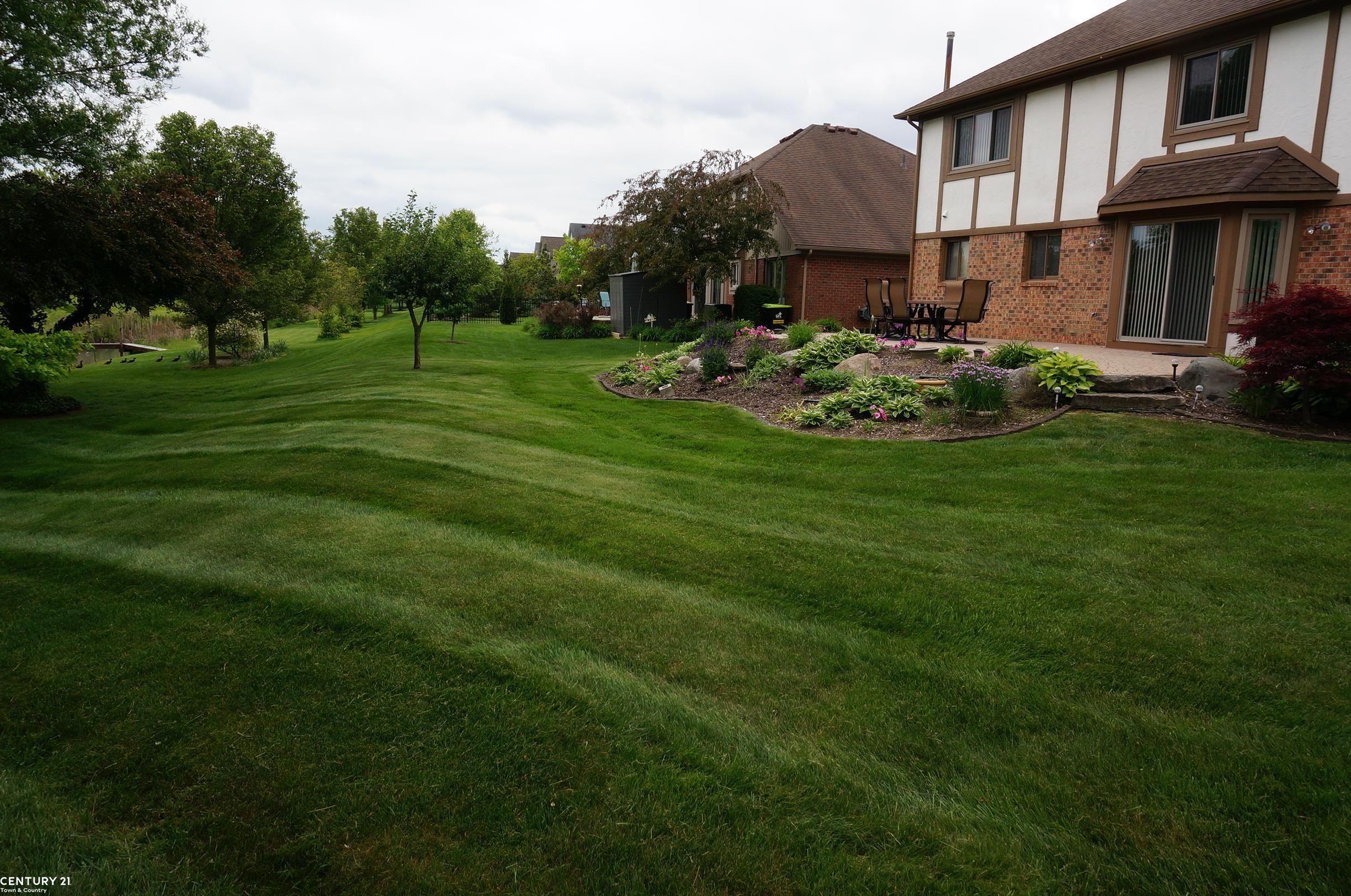 Macomb Twp, Michigan, 48044, United States, 4 Bedrooms Bedrooms, ,4 BathroomsBathrooms,Residential,For Sale,1894299