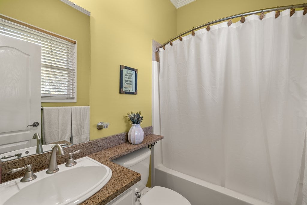 OXFORD, Mississippi, 38655, United States, 5 Bedrooms Bedrooms, ,6 BathroomsBathrooms,Residential,For Sale,1858310