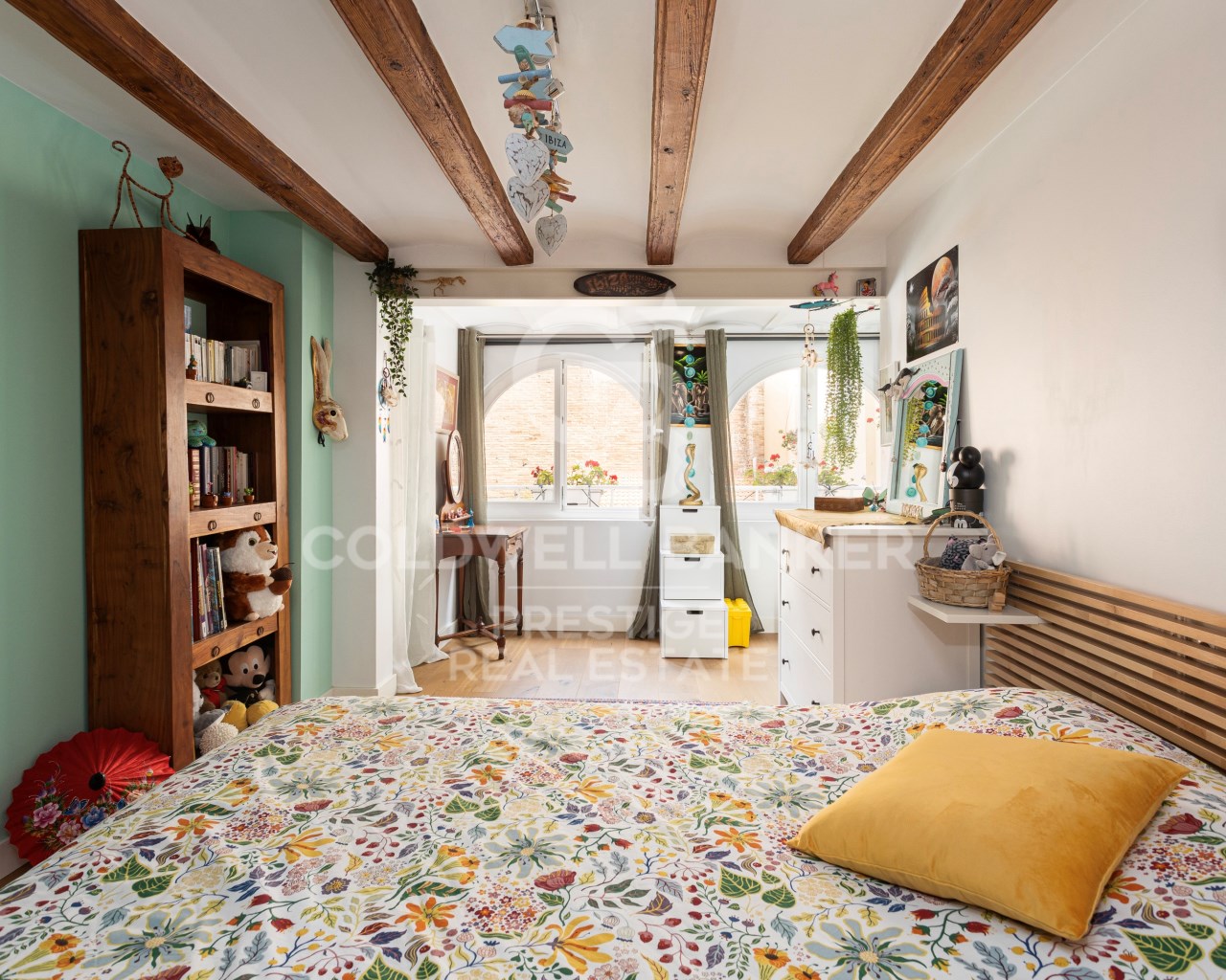 Barcelona, Catalonia, ES, 4 Bedrooms Bedrooms, ,3 BathroomsBathrooms,Residential,For Sale,1795299