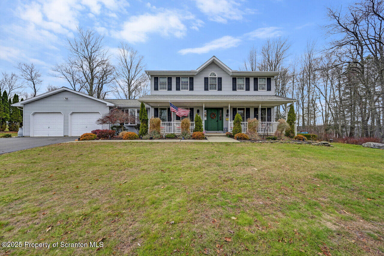 Moscow, Pennsylvania, 18444, United States, 4 Bedrooms Bedrooms, ,3 BathroomsBathrooms,Residential,For Sale,1999733