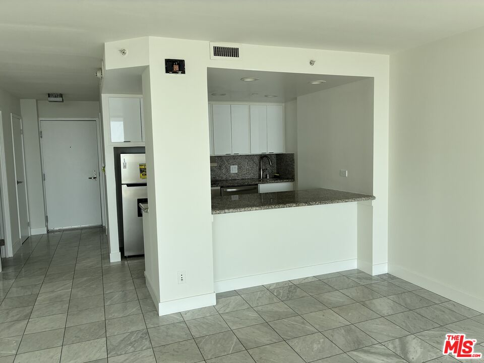 Santa Monica, California, 90402, United States, ,1 BathroomBathrooms,Residential,For Sale,1867293