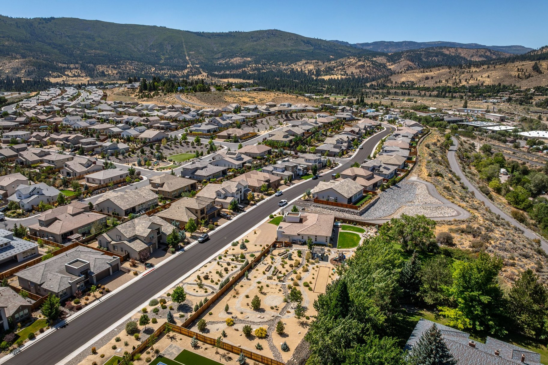  Private Luxury Retreat in Verdi with Custom Designer Finishes & Peavine Views - 物件實景