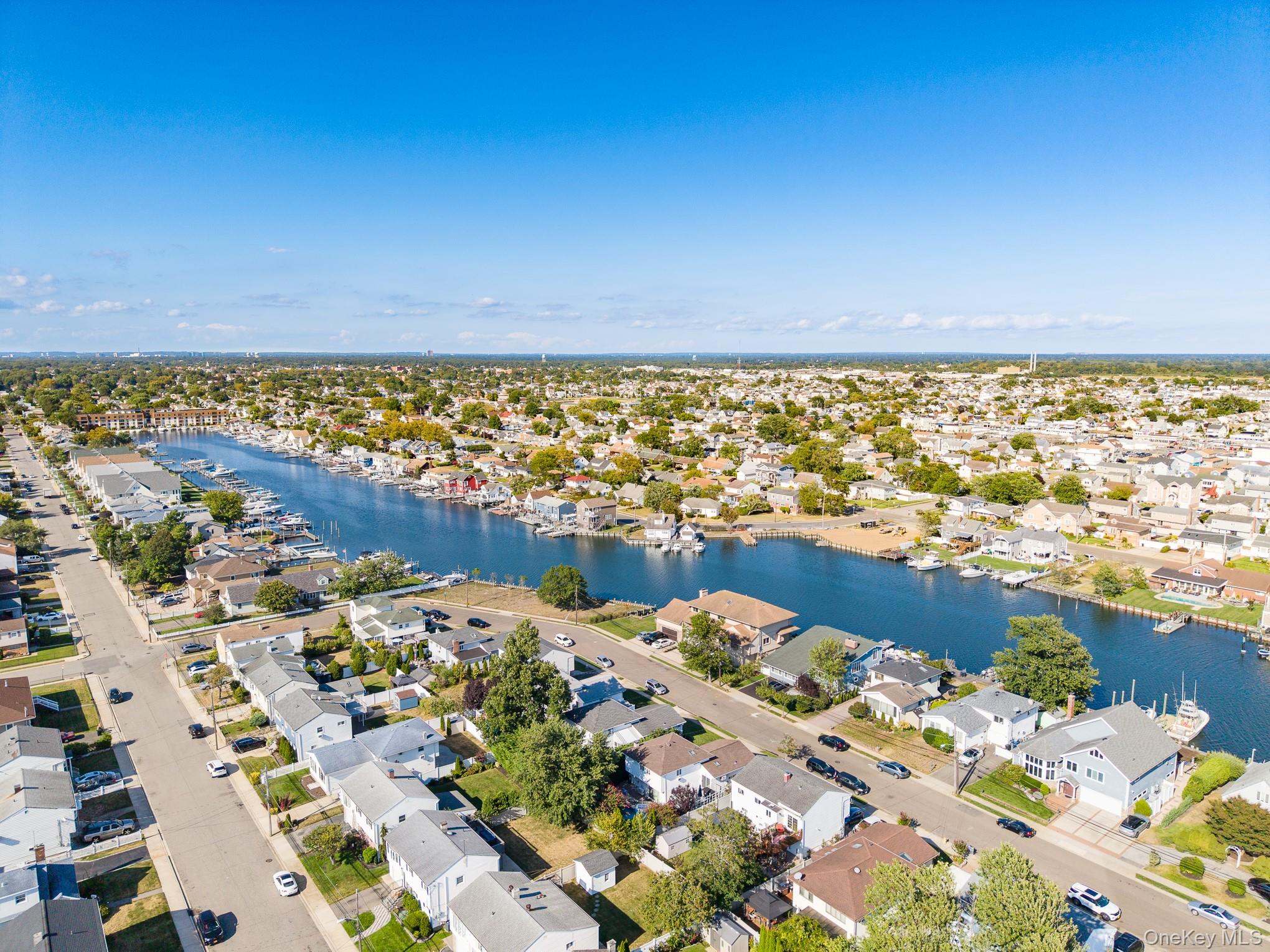 Freeport, New York, 11520, United States, 3 Bedrooms Bedrooms, ,2 BathroomsBathrooms,Residential,For Sale,1980355