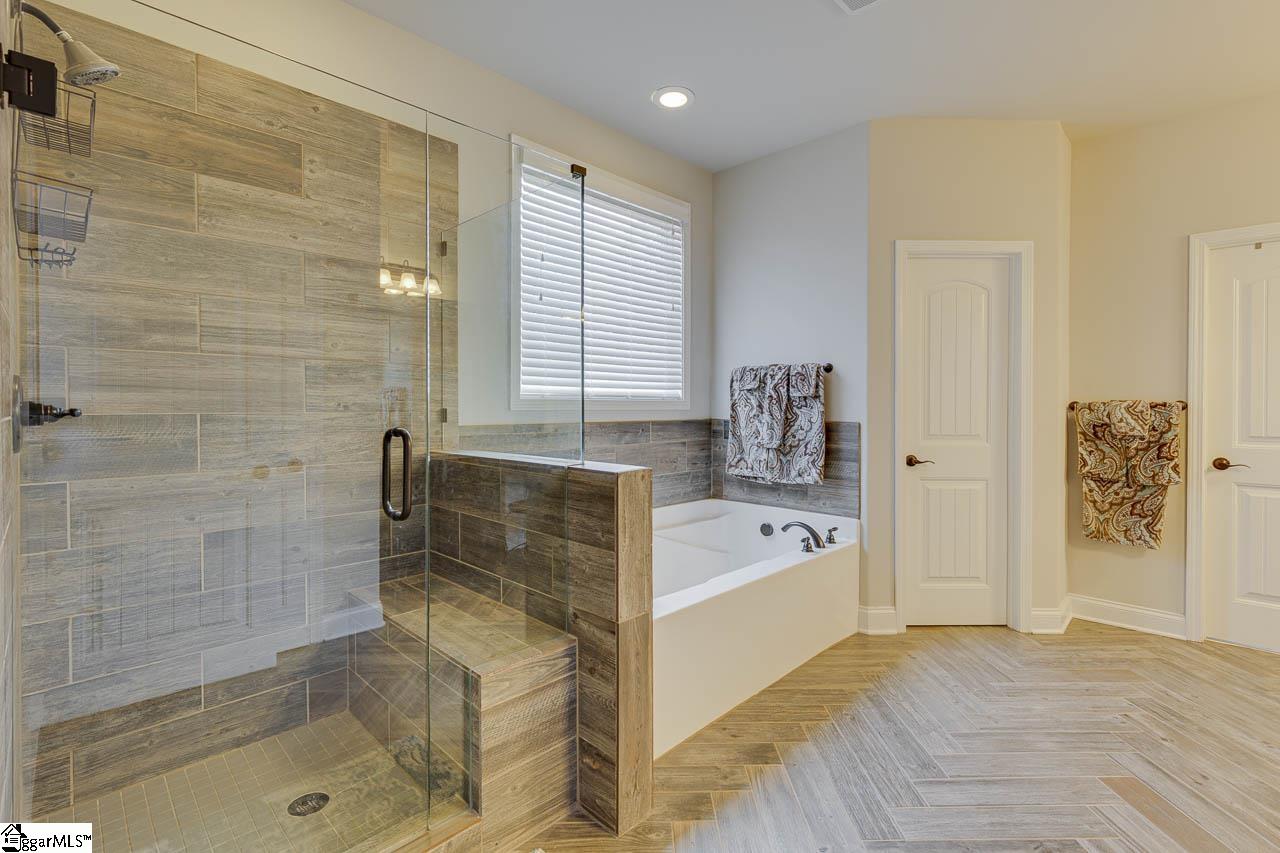 Travelers Rest, South Carolina, 29690, United States, 7 Bedrooms Bedrooms, ,5 BathroomsBathrooms,Residential,For Sale,2001844