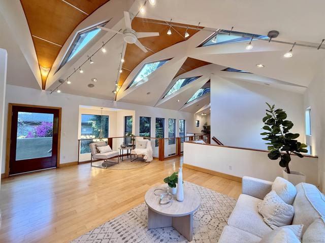 San Diego, California, 92103, United States, 2 Bedrooms Bedrooms, ,4 BathroomsBathrooms,Residential,For Sale,2009061