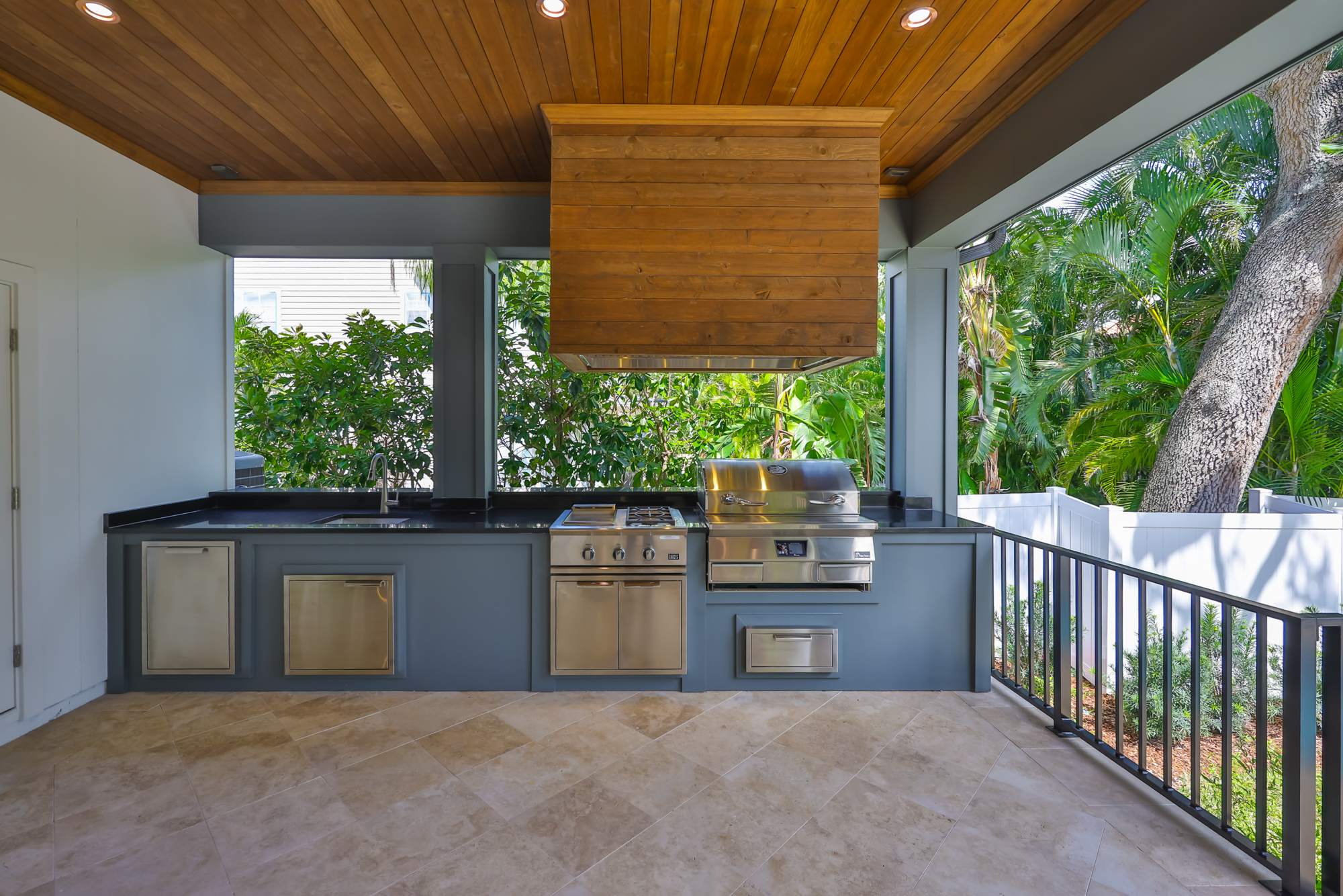 Tampa, Florida, 33629, United States, 5 Bedrooms Bedrooms, ,6 BathroomsBathrooms,Residential,For Sale,1974483