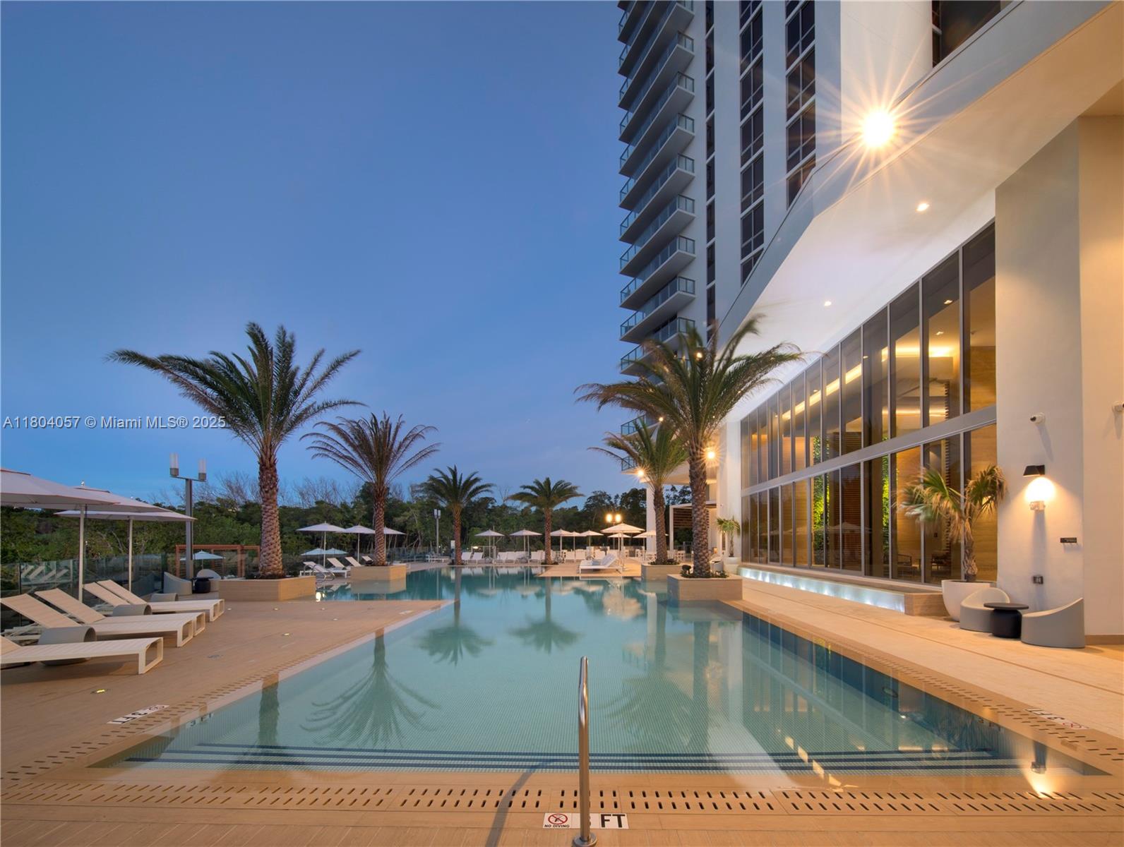 North Miami Beach, Florida, 33160, United States, 2 Bedrooms Bedrooms, ,2 BathroomsBathrooms,Residential,For Sale,1826638