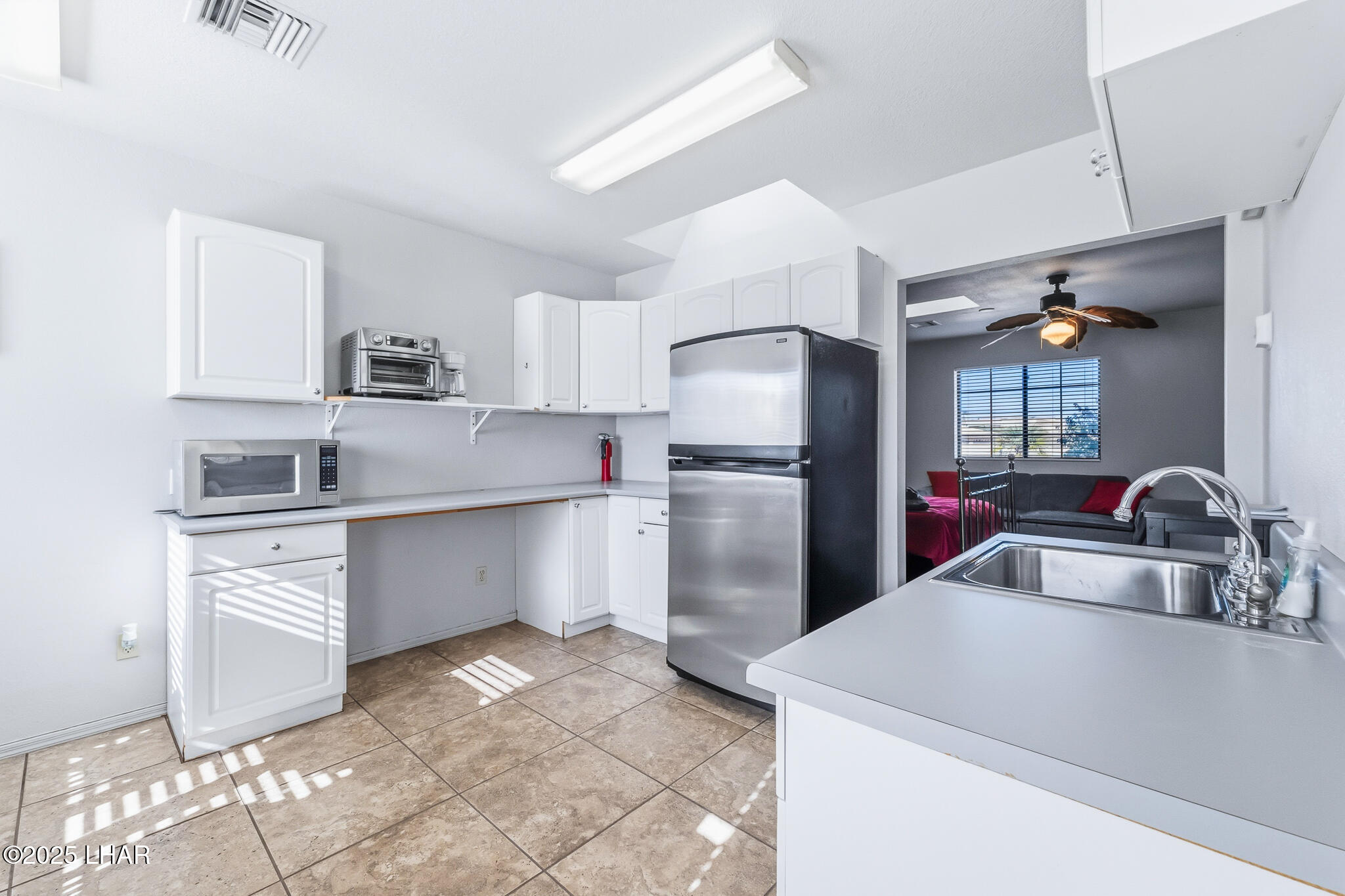 Lake Havasu City, Arizona, 86404, United States, 4 Bedrooms Bedrooms, ,2 BathroomsBathrooms,Residential,For Sale,2002177