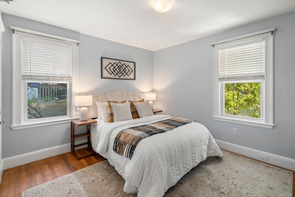 Newton, Massachusetts, 02458, United States, 2 Bedrooms Bedrooms, ,2 BathroomsBathrooms,Residential,For Sale,1906436