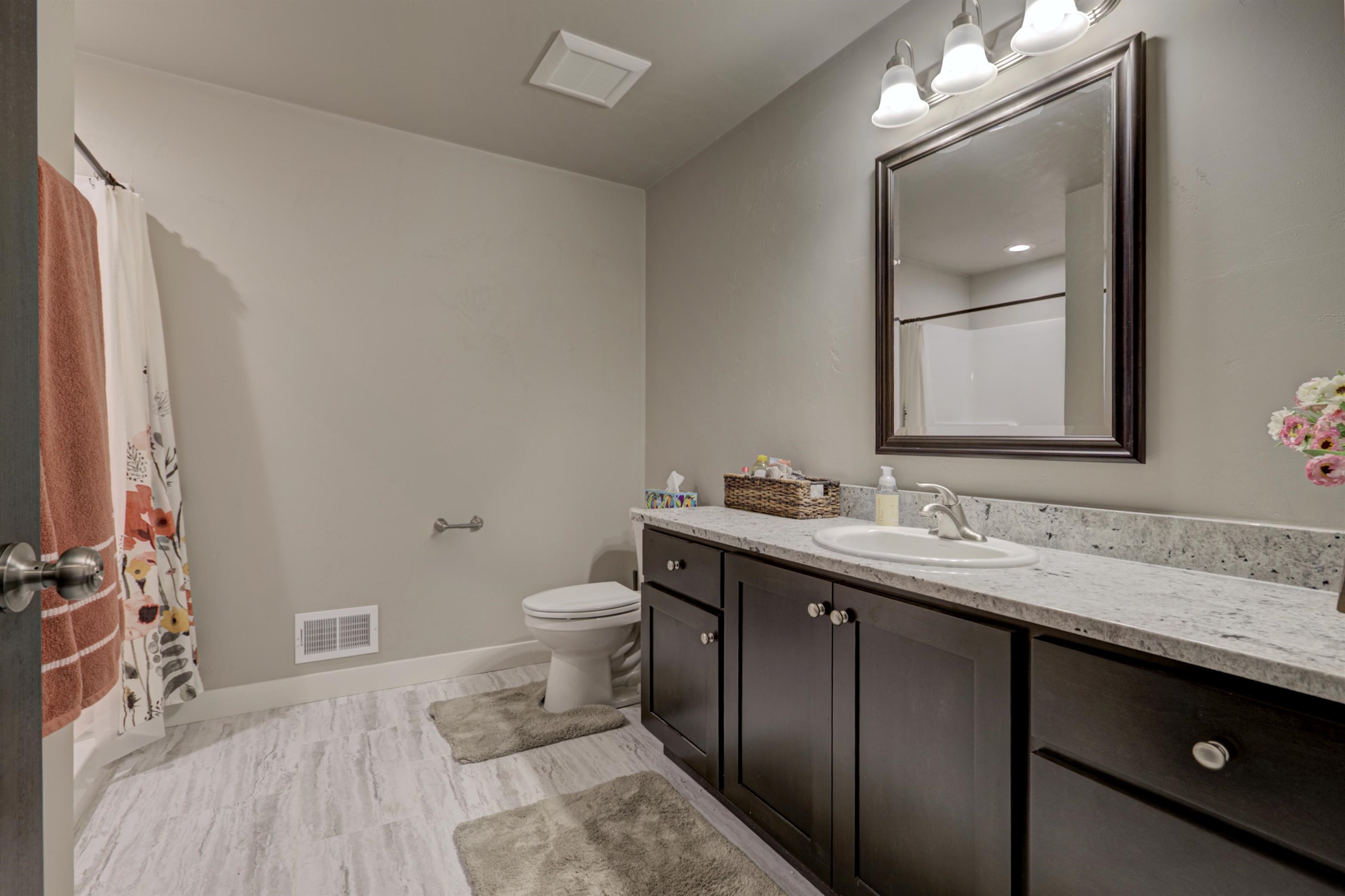 Appleton, Wisconsin, 54913, United States, 4 Bedrooms Bedrooms, ,3 BathroomsBathrooms,Residential,For Sale,2008847