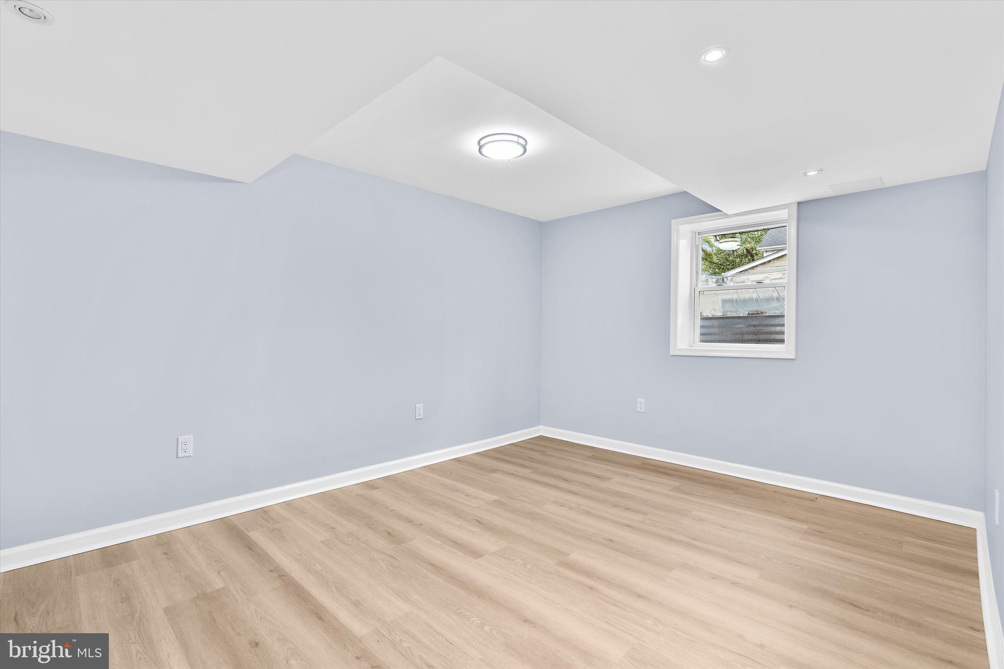 Rockville, Maryland, 20850, United States, 5 Bedrooms Bedrooms, ,5 BathroomsBathrooms,Residential,For Sale,1978251