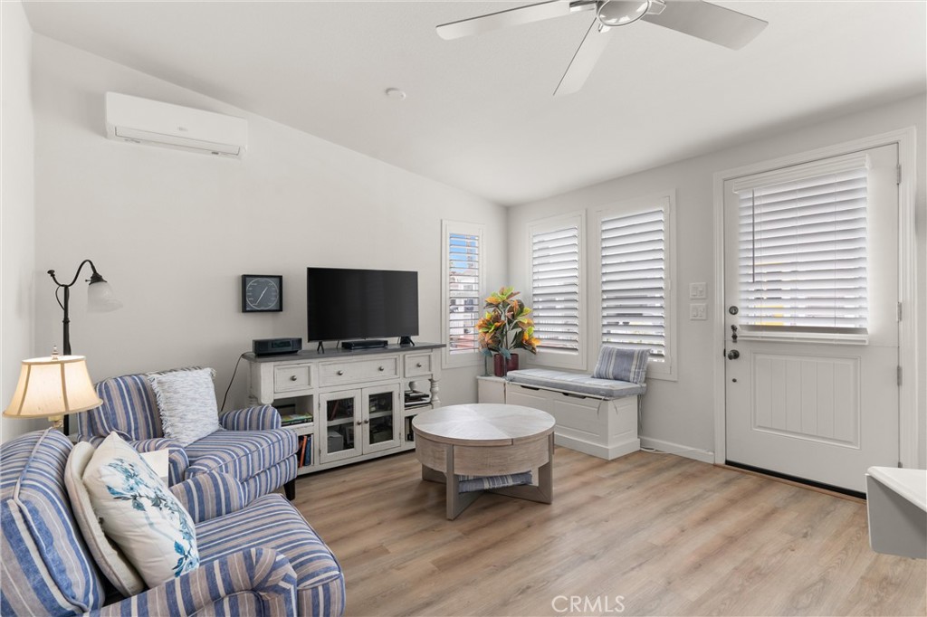 Newport Beach, California, 92663, United States, 1 Bedroom Bedrooms, ,1 BathroomBathrooms,Residential,For Sale,1776845