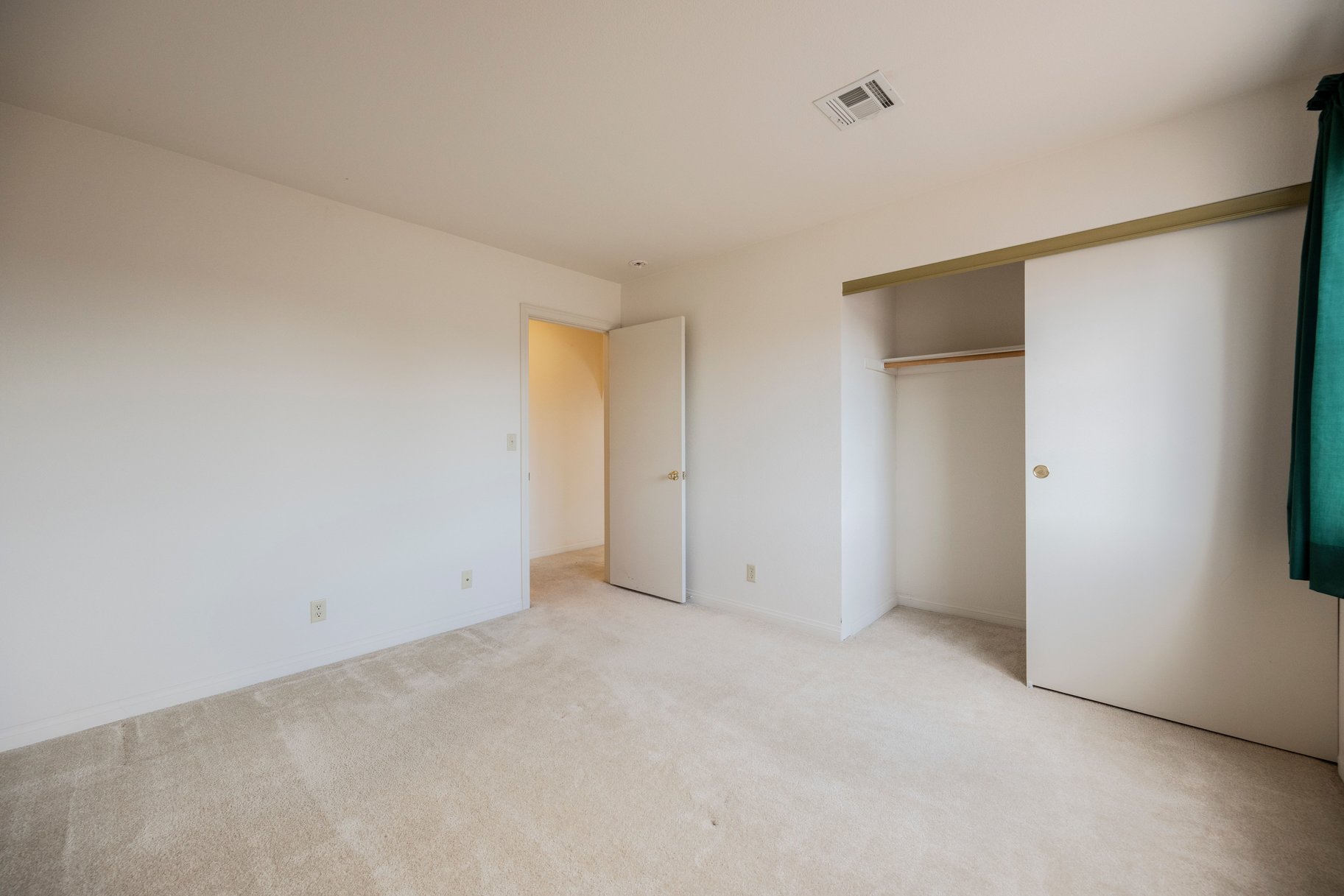  Rare Half Acre Opportunity in Henderson HOA, RV Hookups, Endless Potential - 物件實景