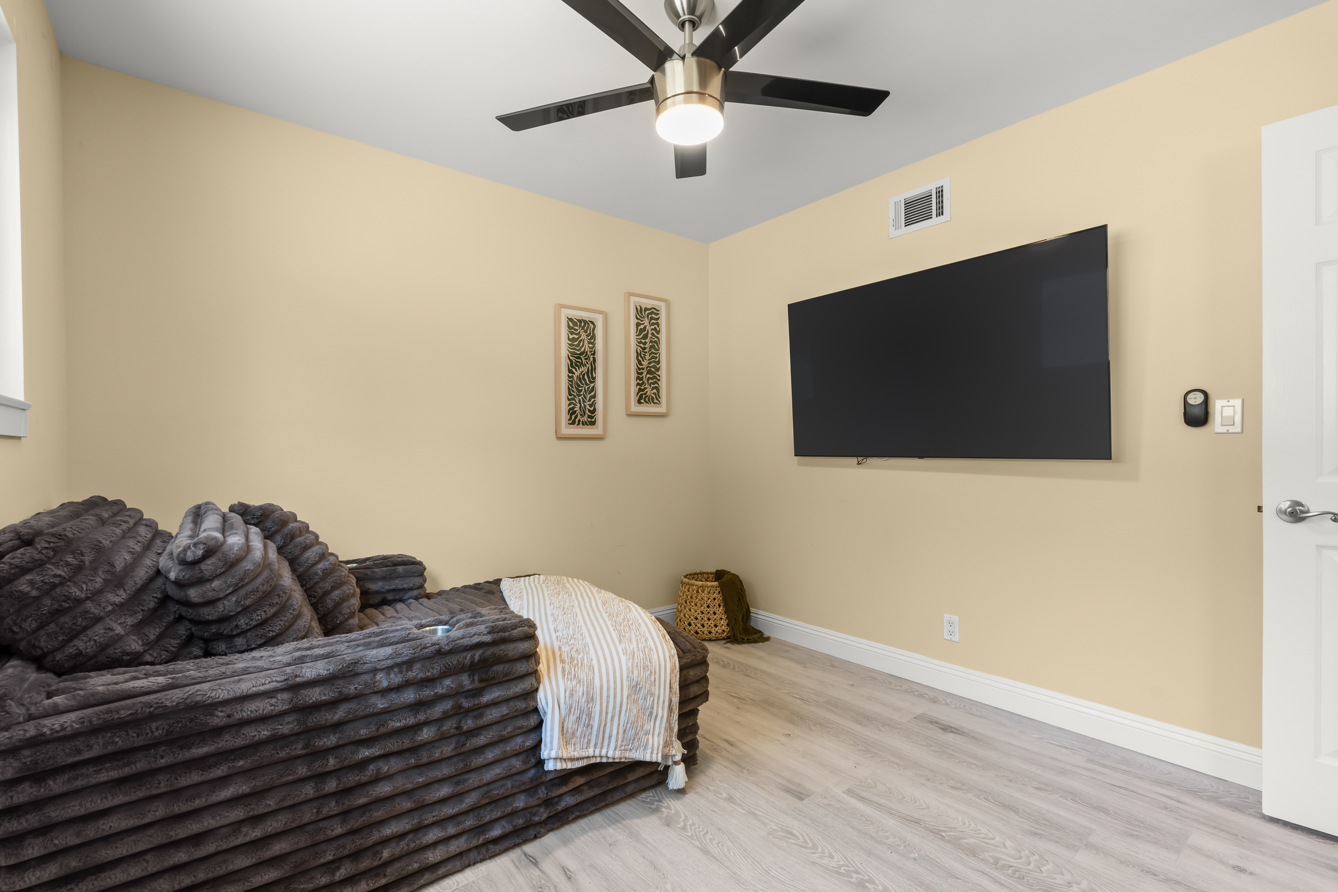  8123 Shasta Street, Ventura, CA 93004 - 物件實景