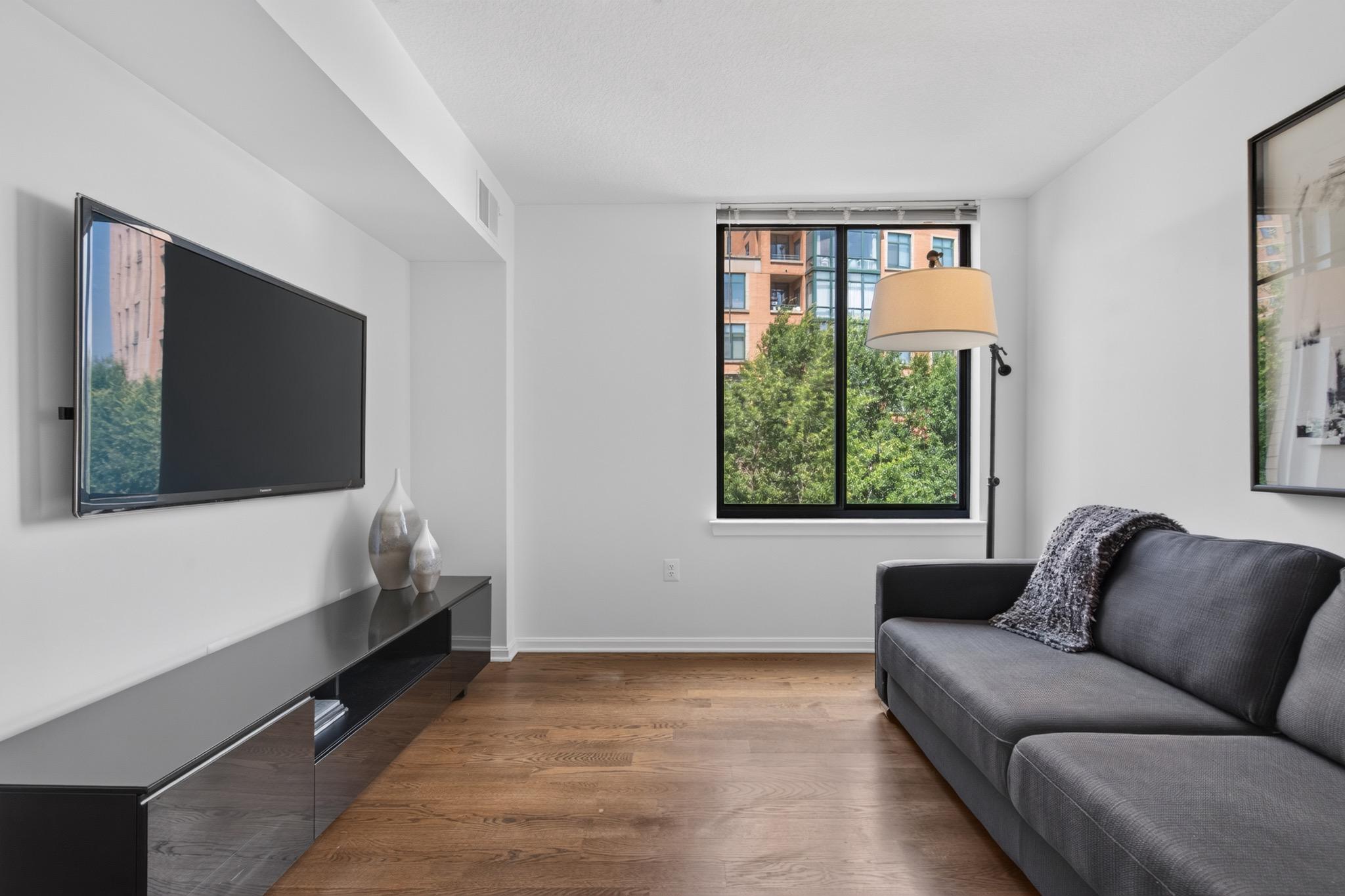  2220 Fairfax Drive, Arlington, VA, 22201 - 物件實景