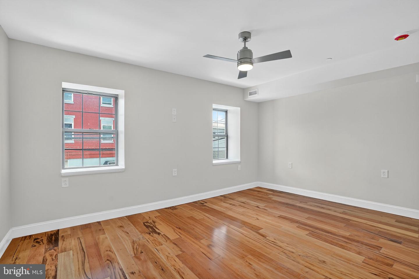Philadelphia, Pennsylvania, 19147, United States, 3 Bedrooms Bedrooms, ,4 BathroomsBathrooms,Residential,For Sale,1926434