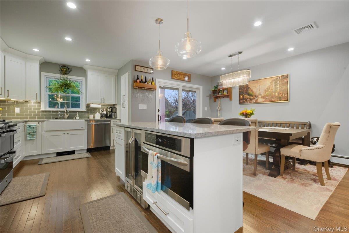 Merrick, New York, 11566, United States, 3 Bedrooms Bedrooms, ,3 BathroomsBathrooms,Residential,For Sale,1986518