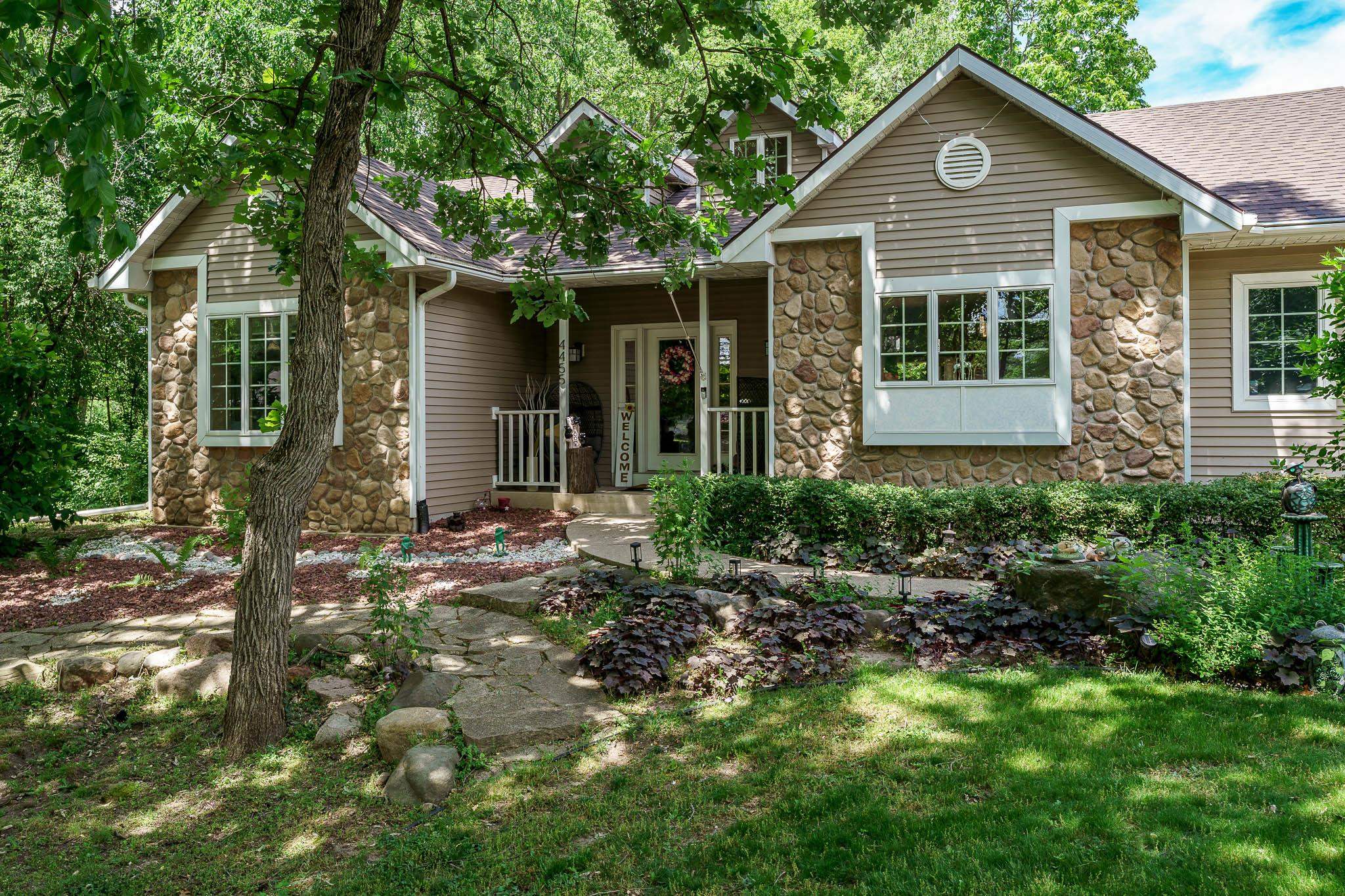 Janesville, Wisconsin, 53546, United States, 4 Bedrooms Bedrooms, ,4 BathroomsBathrooms,Residential,For Sale,2026156