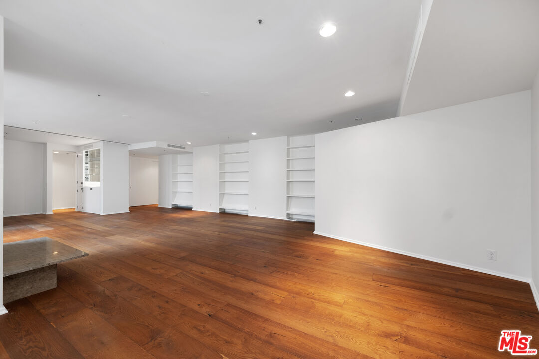 Los Angeles, California, 90024, United States, 2 Bedrooms Bedrooms, ,3 BathroomsBathrooms,Residential,For Sale,1817852