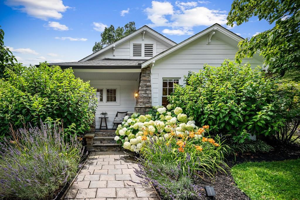 Blue Ridge, Georgia, 30513, United States, 3 Bedrooms Bedrooms, ,2 BathroomsBathrooms,Residential,For Sale,1878100