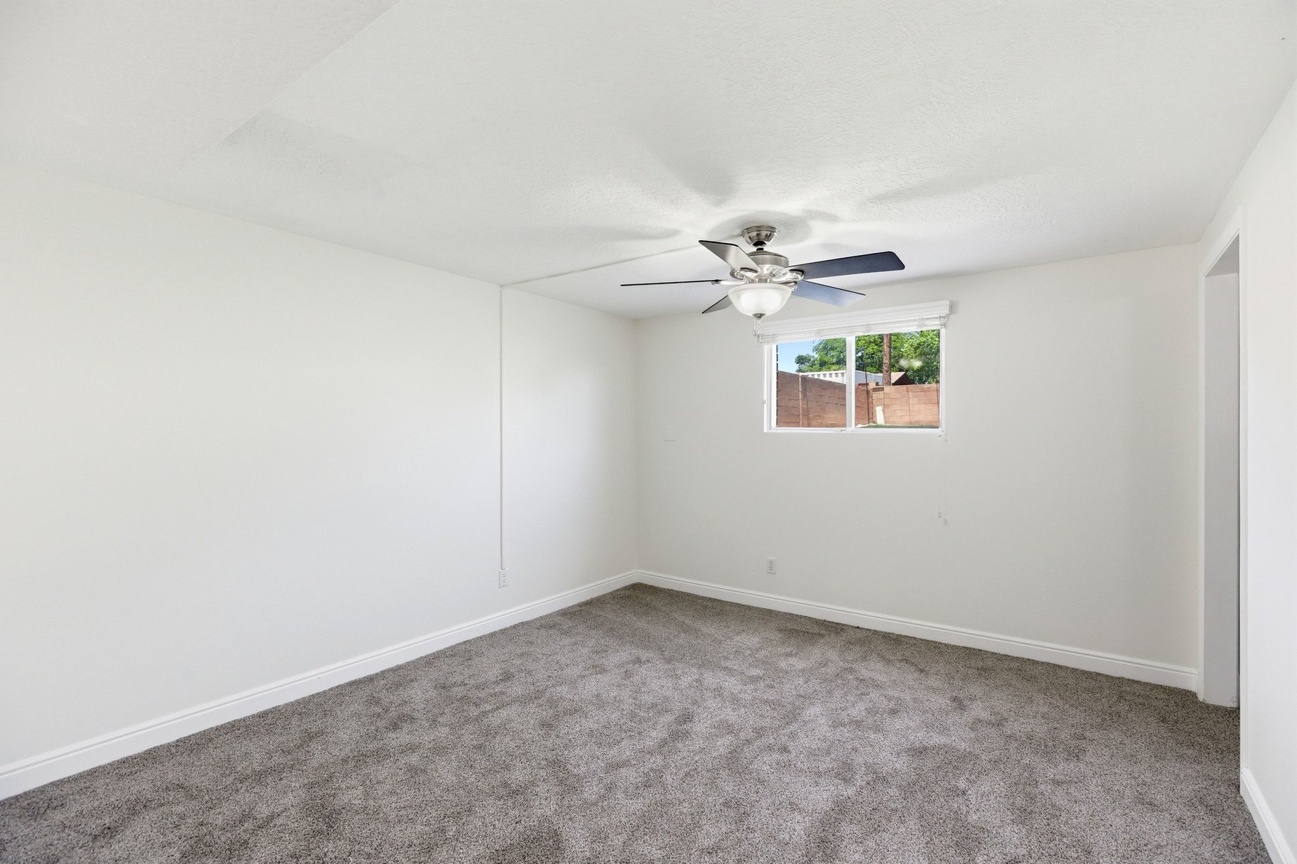  Beautiful Large Corner Lot in Santa Clara Utah__Lots of RV Parking - 物件實景