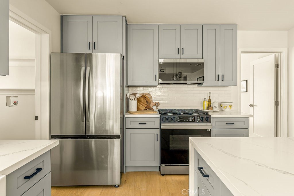 Los Angeles, California, 90018, United States, 3 Bedrooms Bedrooms, ,2 BathroomsBathrooms,Residential,For Sale,1905808