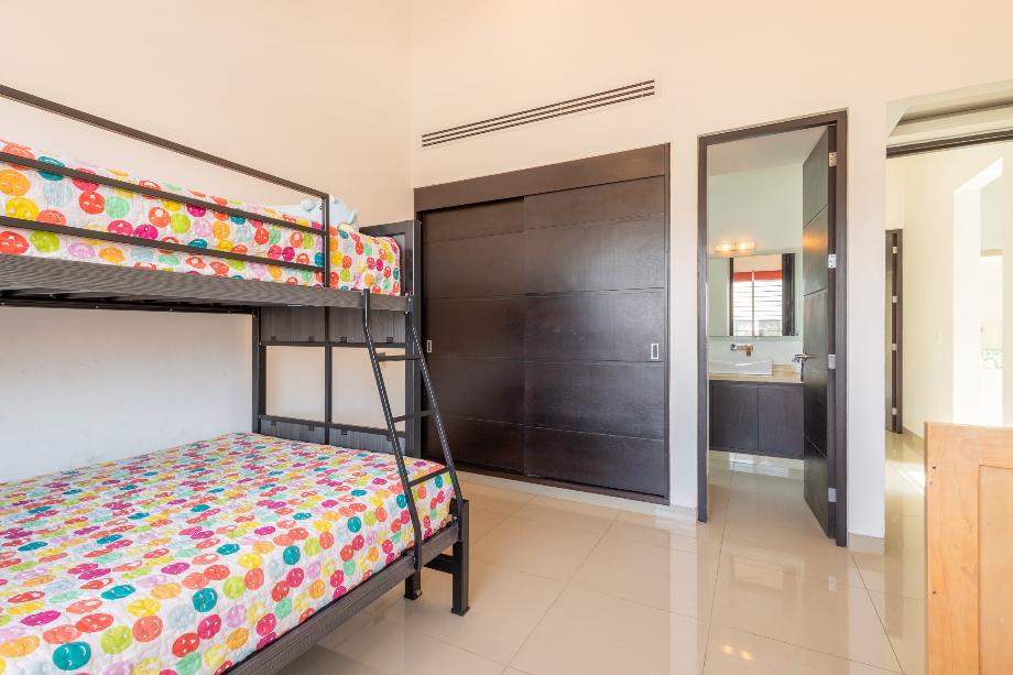 Emiliano Zapata, Morelos, 62765, Mexico, 5 Bedrooms Bedrooms, ,6 BathroomsBathrooms,Residential,For Sale,1965524