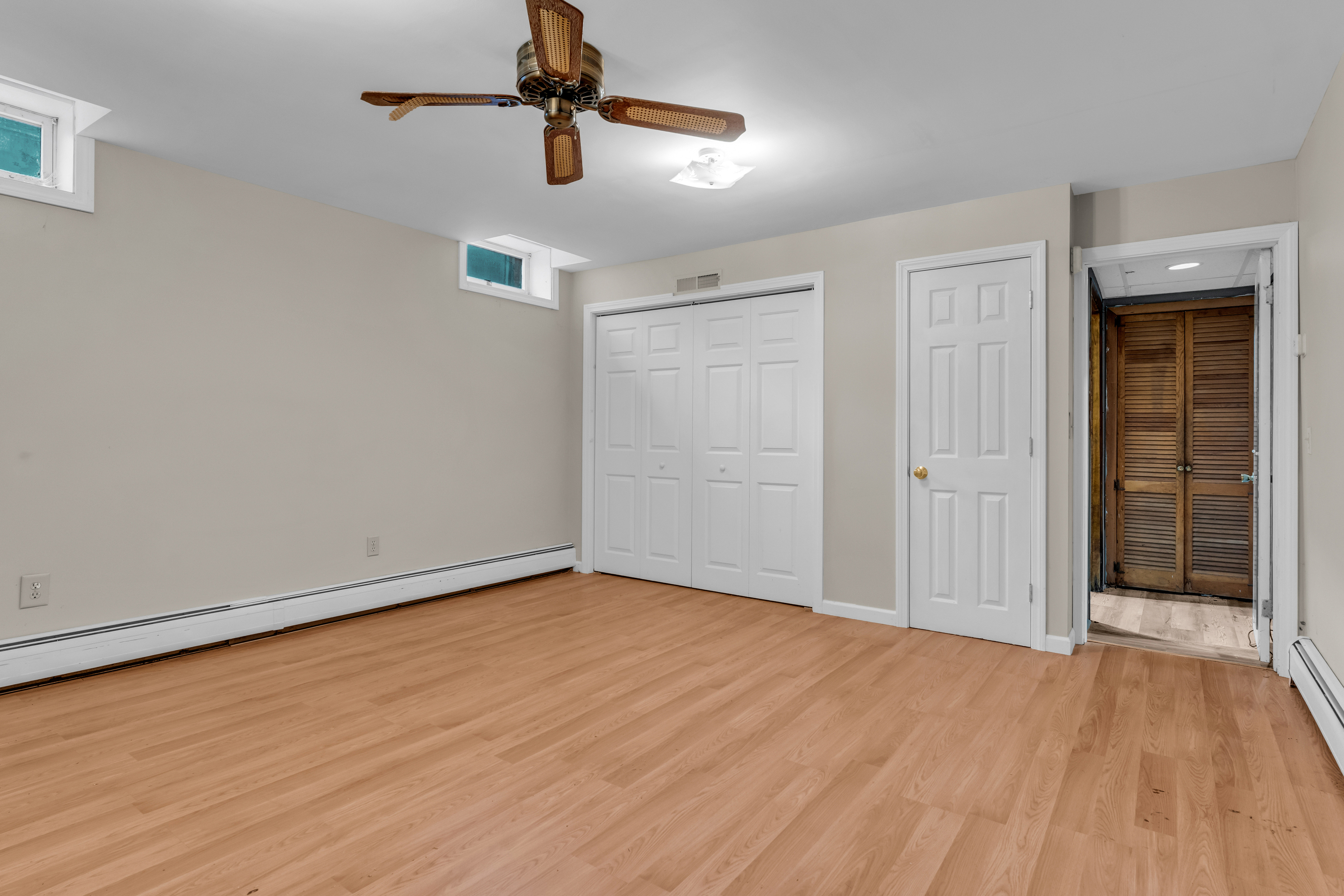 Guilford, Connecticut, 06437, United States, 3 Bedrooms Bedrooms, ,2 BathroomsBathrooms,Residential,For Sale,1994597