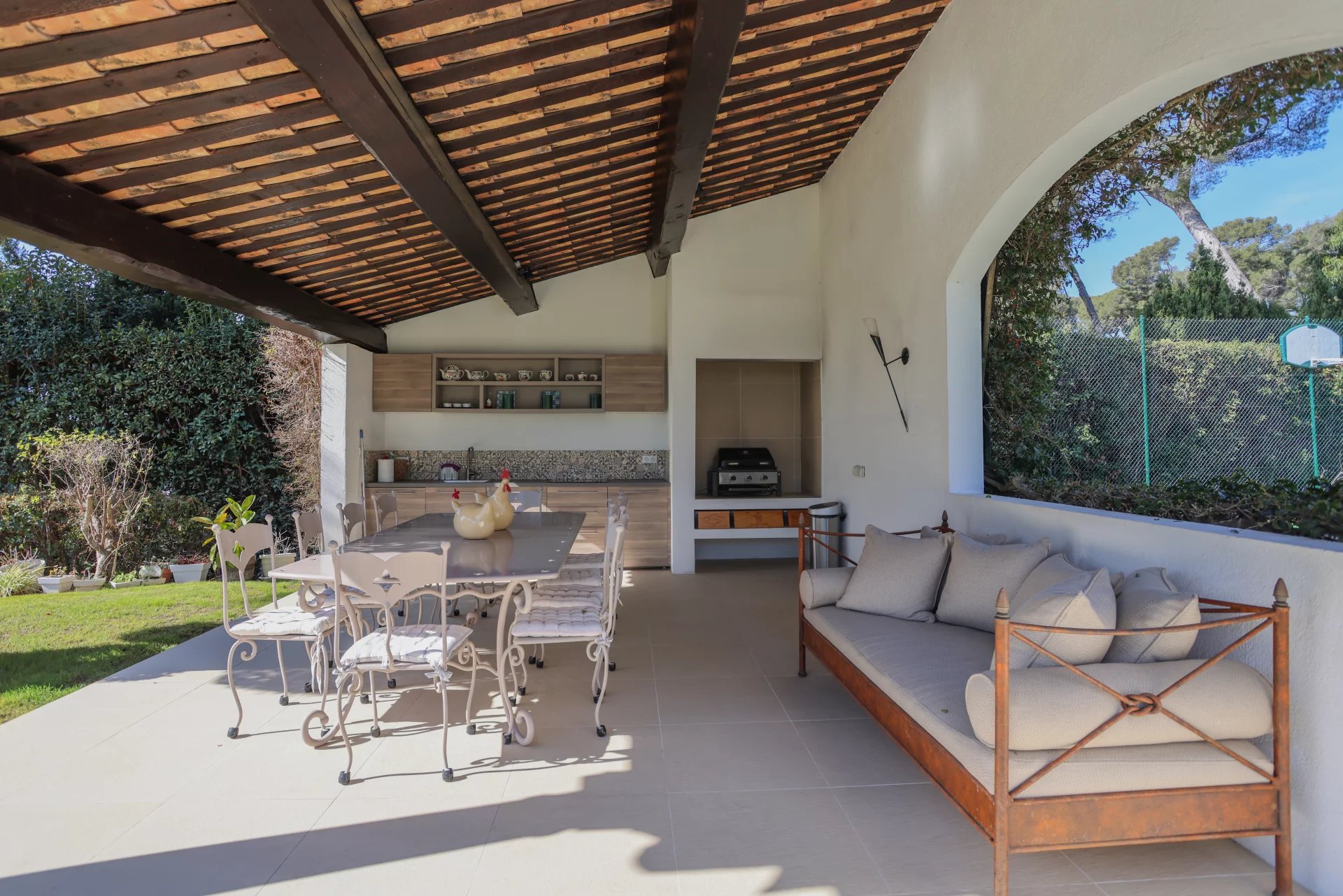 Antibes, Provence-Alpes-Côte d?Azur, 06600, FR, 6 Bedrooms Bedrooms, ,1 BathroomBathrooms,Residential,For Sale,1413850