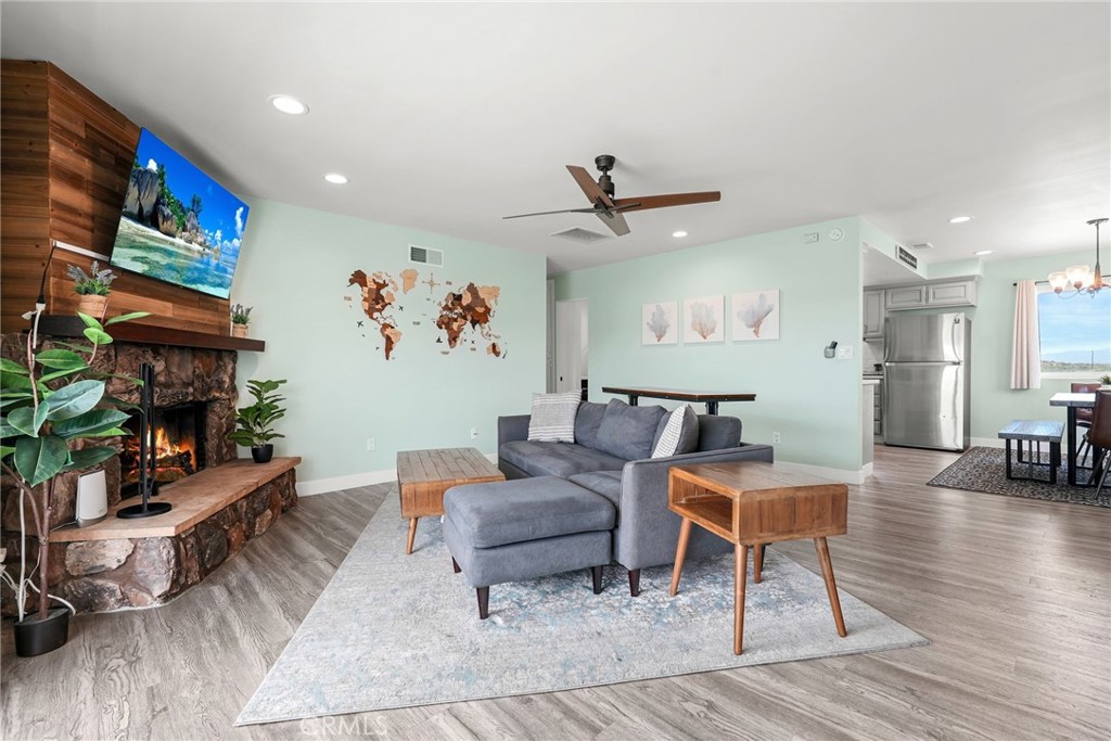 Oxnard, California, 93035, United States, 5 Bedrooms Bedrooms, ,1 BathroomBathrooms,Residential,For Sale,1847302