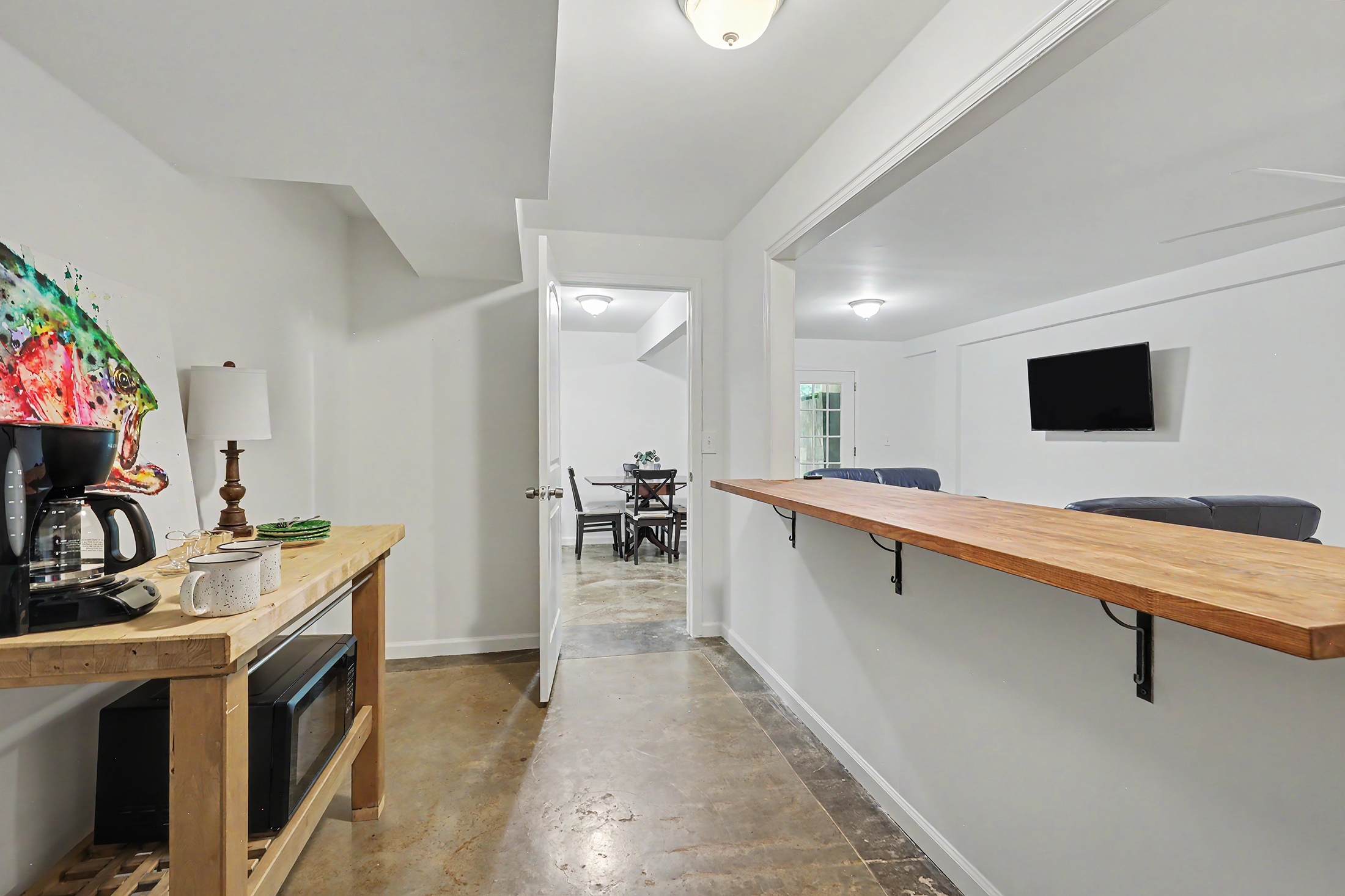  Inviting Cottage Blends a Scenic Mountain Retreat and Easy Lake Living - 物件實景