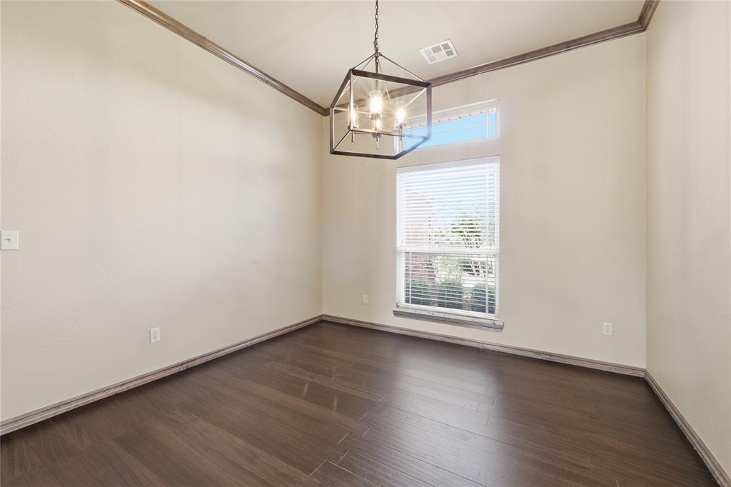 Mustang, Oklahoma, 73064, United States, 4 Bedrooms Bedrooms, ,4 BathroomsBathrooms,Residential,For Sale,1966333