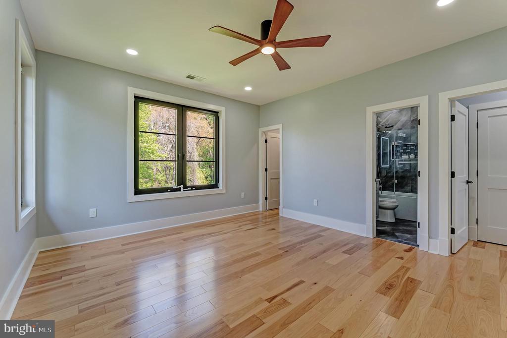 Herndon, Virginia, 20170, United States, 6 Bedrooms Bedrooms, ,6 BathroomsBathrooms,Residential,For Sale,1941281