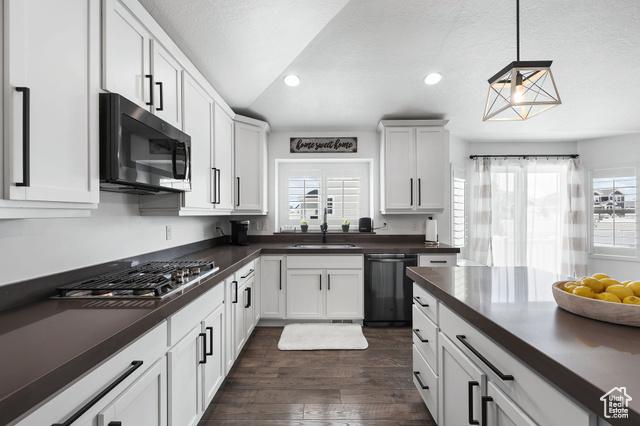 West Jordan, Utah, 84081, United States, 4 Bedrooms Bedrooms, ,3 BathroomsBathrooms,Residential,For Sale,1935106