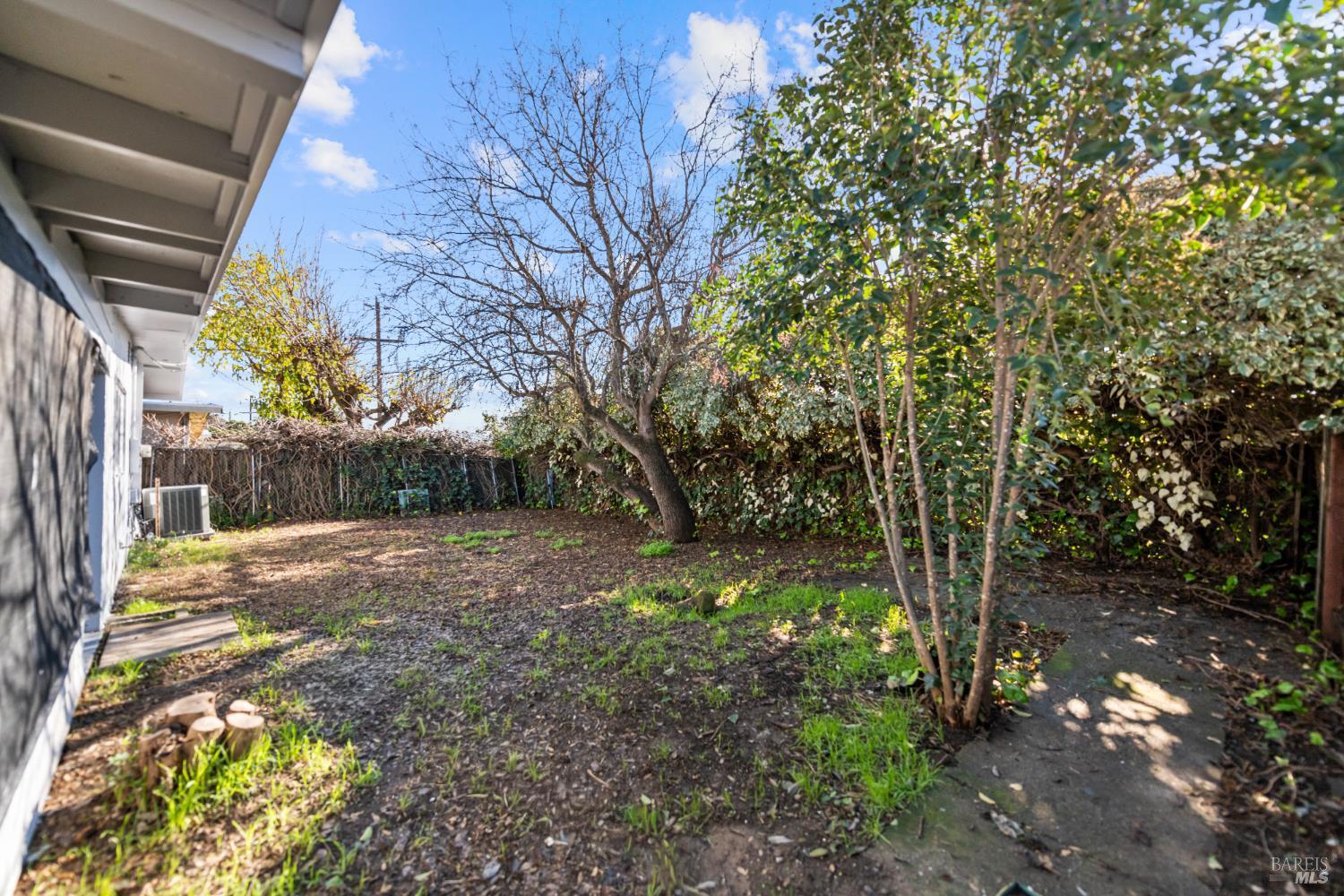 Vacaville, California, 95688, United States, 3 Bedrooms Bedrooms, ,2 BathroomsBathrooms,Residential,For Sale,2009088